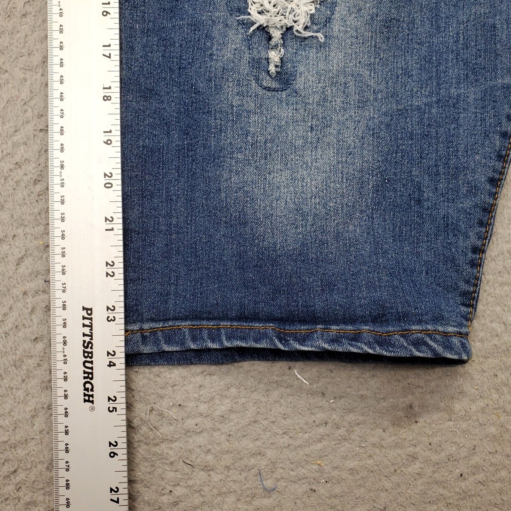 Vintage Refinery Republic Bermuda Shorts Mens Size 36 Navy Denim Distressed 5-Pocket Design Size US 36 / EU 52 - 3 Thumbnail