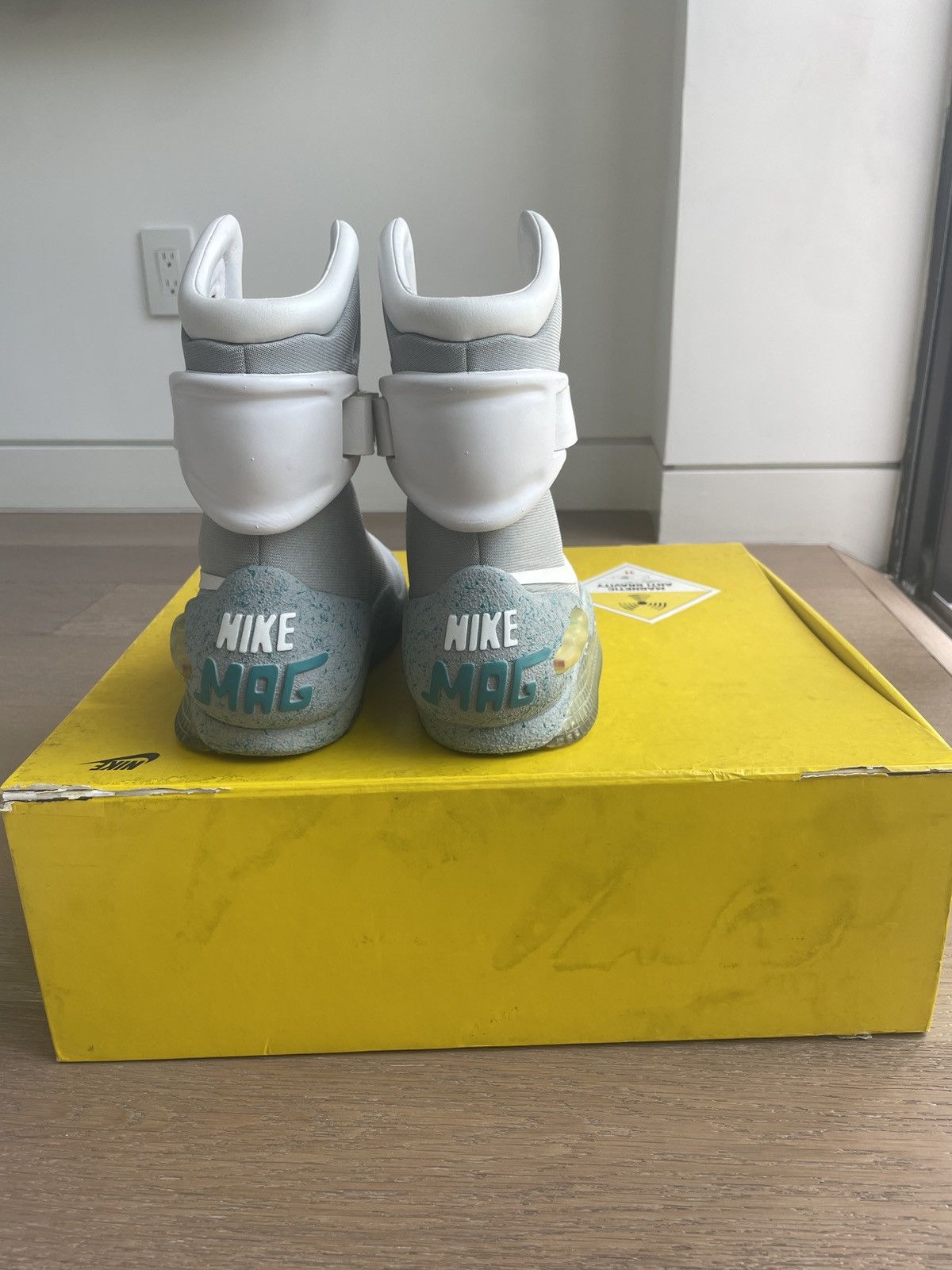 Nike Air Mags, image size:1200x1600