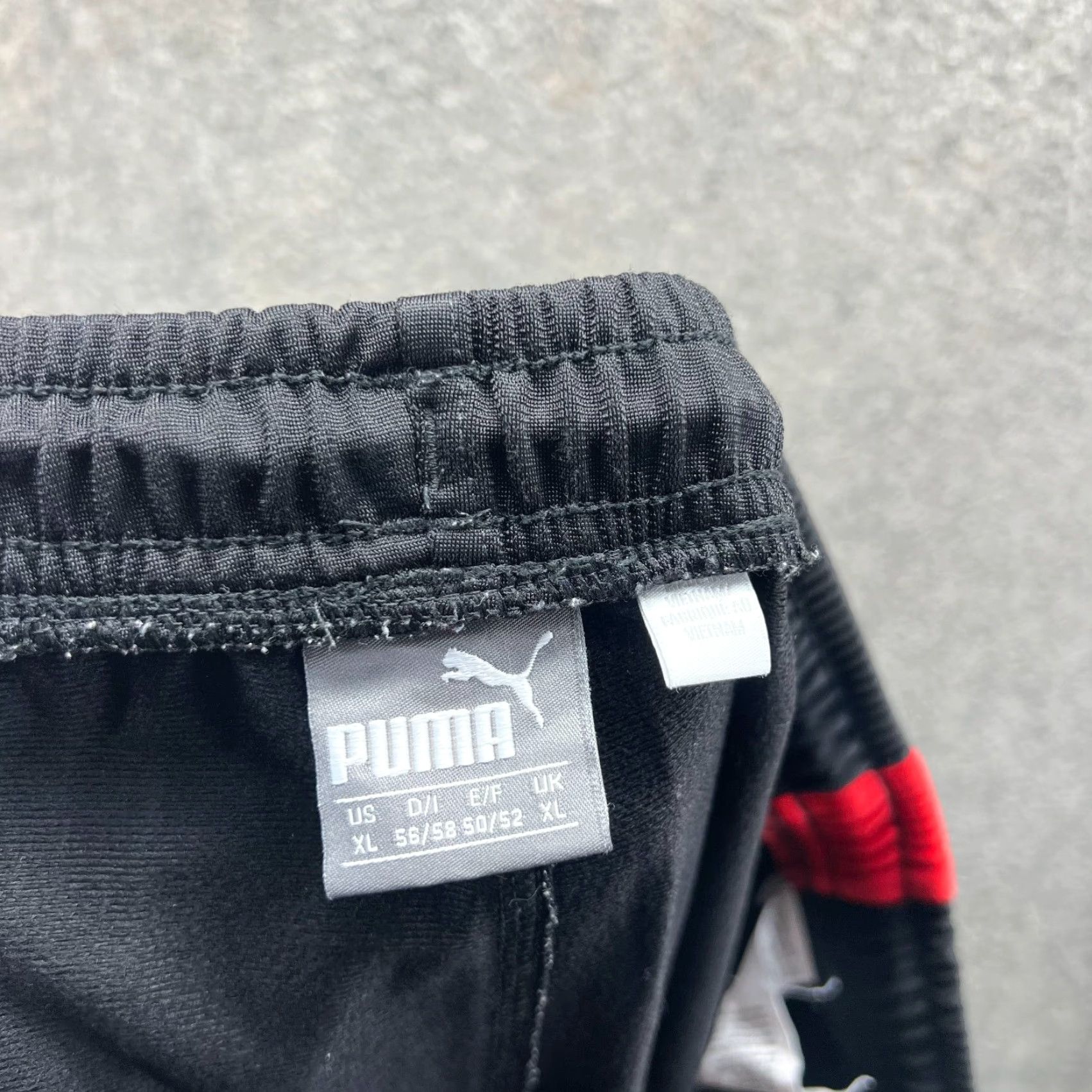Puma VINTAGE Puma Pants Mens XL Black Red Stripe Athletic Track Polyester Logo Size US 36 / EU 52 - 4 Thumbnail