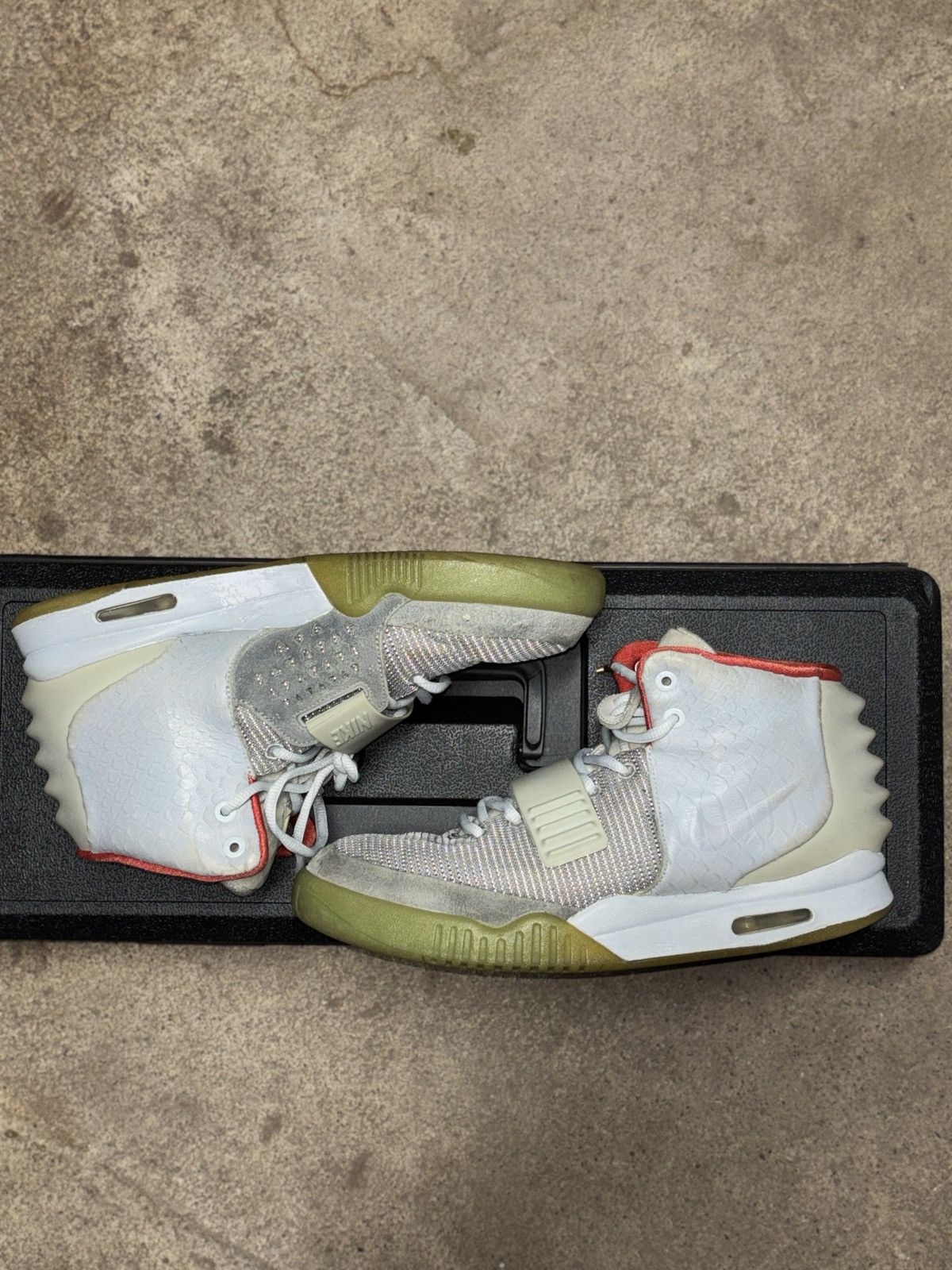 Kanye West × Nike Nike Air Yeezy 2 NRG 'Pure Platinum' Size US 11 / EU 44 - 2 Thumbnail