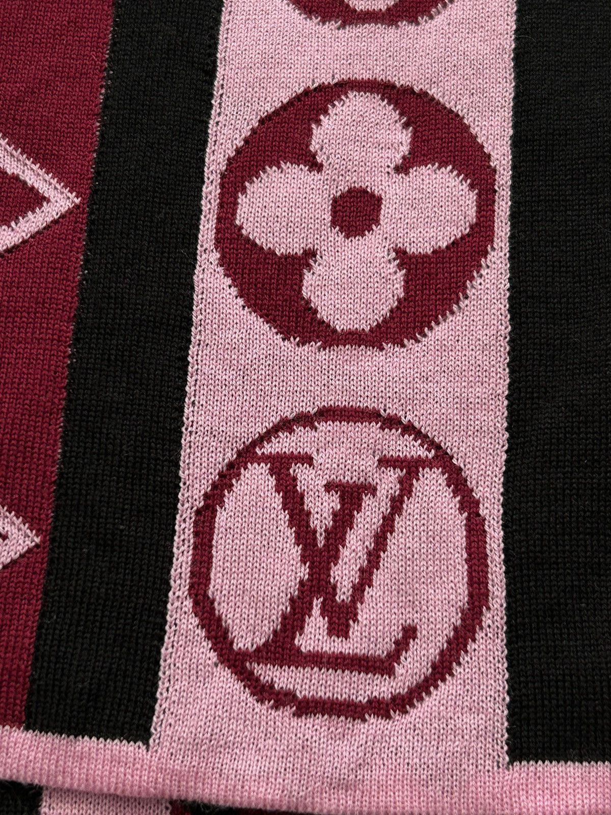 Louis Vuitton 💥Louis Vuitton Pink Monogram Logomania Scarf Size ONE SIZE - 5 Thumbnail