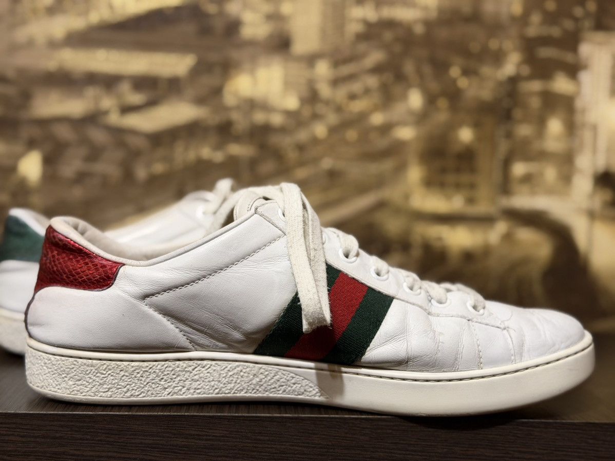 Gucci Gucci ACE Sneaker Embroidered Bees White Leather Gold Women Size US 8.5 / IT 38.5 - 2 Thumbnail