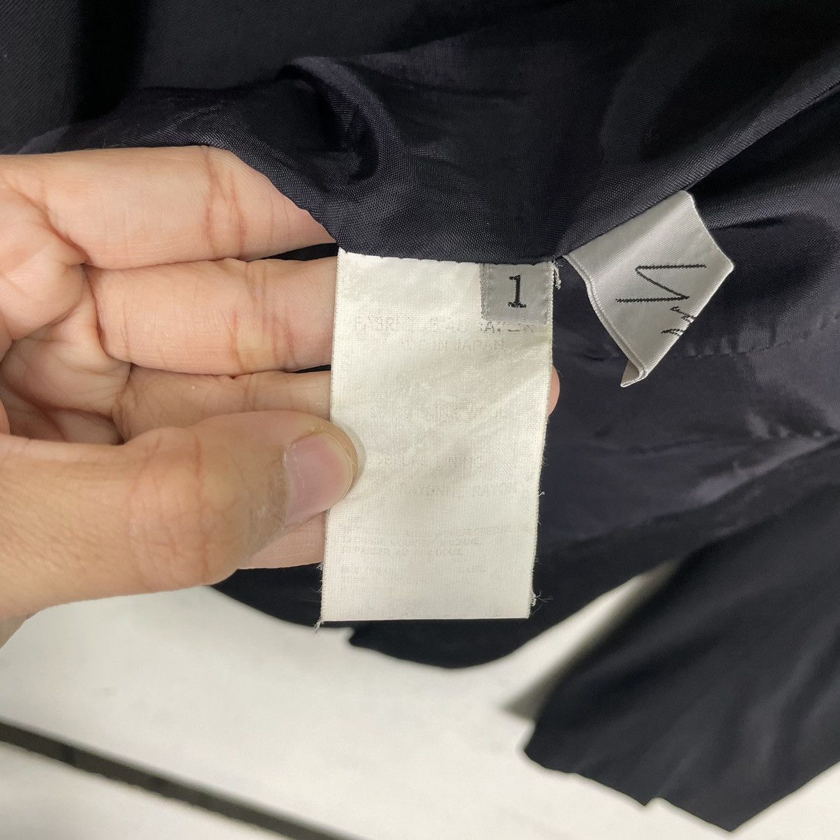 Yohji Yamamoto 💥AW04 YOHJI YAMAMOTO BUTTONLESS RUNAWAY JACKET Size S / US 4 / IT 40 - 16 Thumbnail
