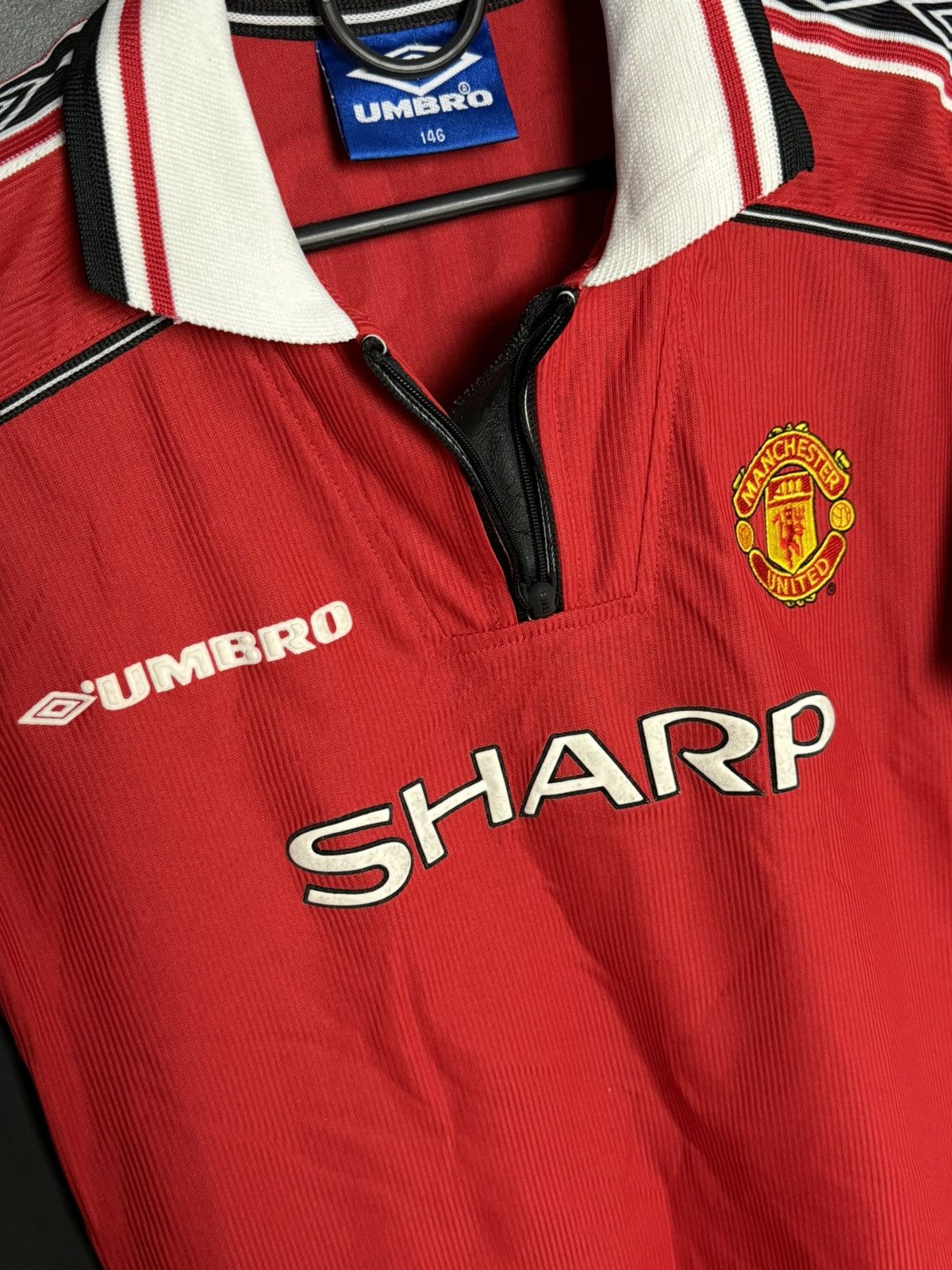 Umbro KIDS Manchester United 98/00 Home Giggs Football Jersey Size US XS / EU 42 / 0 - 4 Thumbnail