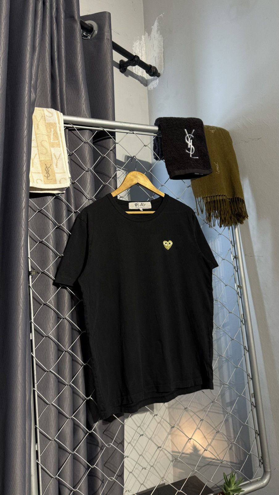 Comme des Garcons COMME DES GARCONS CDG GOLD HEART LOVE SINGLE DINGLE BLACK TE Size US XL / EU 56 / 4 - 1 Thumbnail