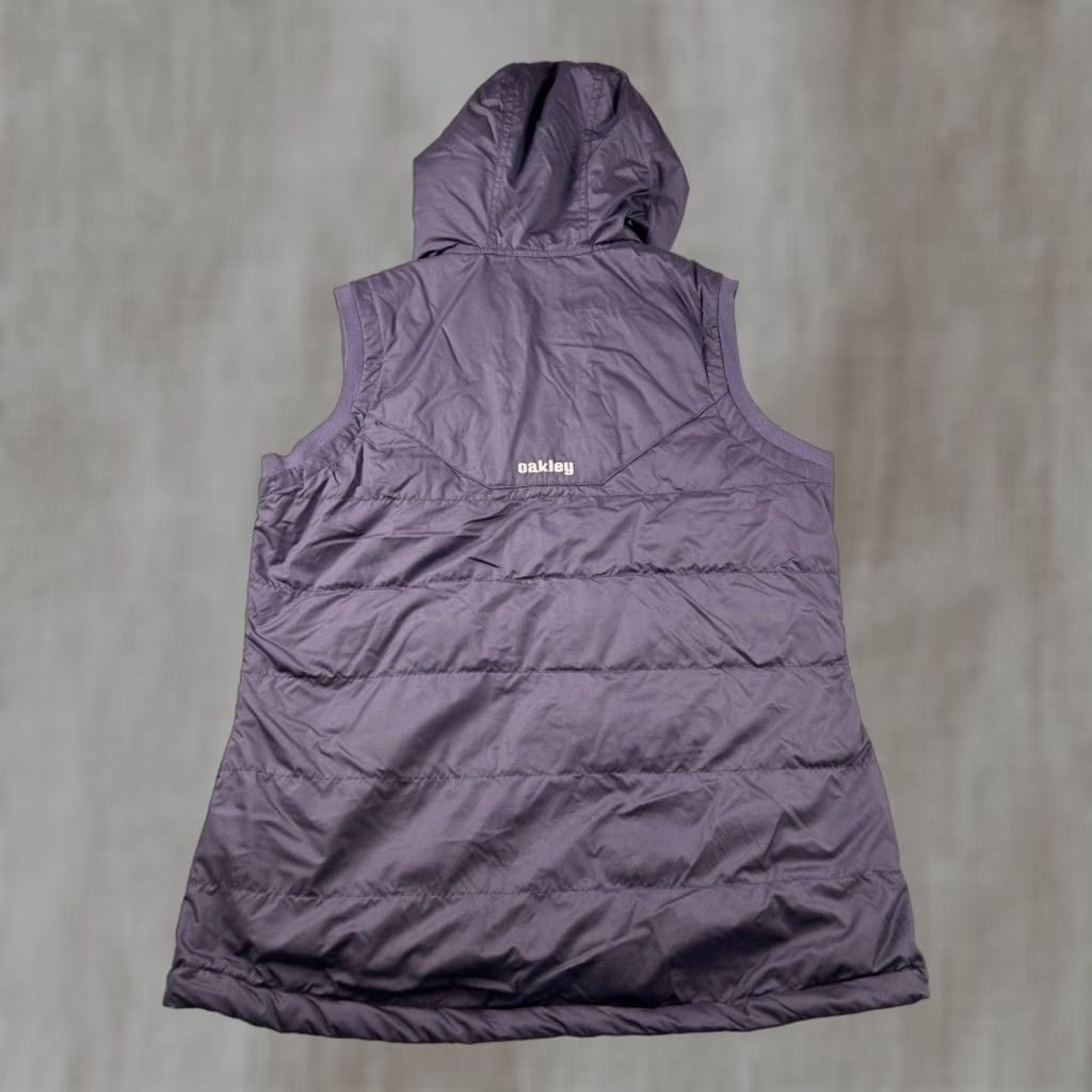 Oakley VINTAGE Oakley Vest Womens Small Purple Hooded Puffer Quilted Zip Pockets Insulated Size S / US 4 / IT 40 - 1 Thumbnail
