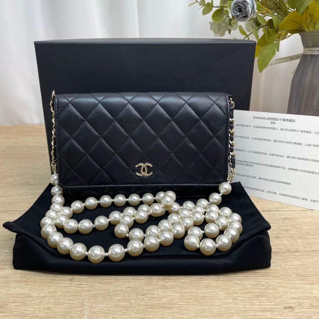 Chanel Pre-loved Bag Very good condition Size ONE SIZE - 1 Thumbnail