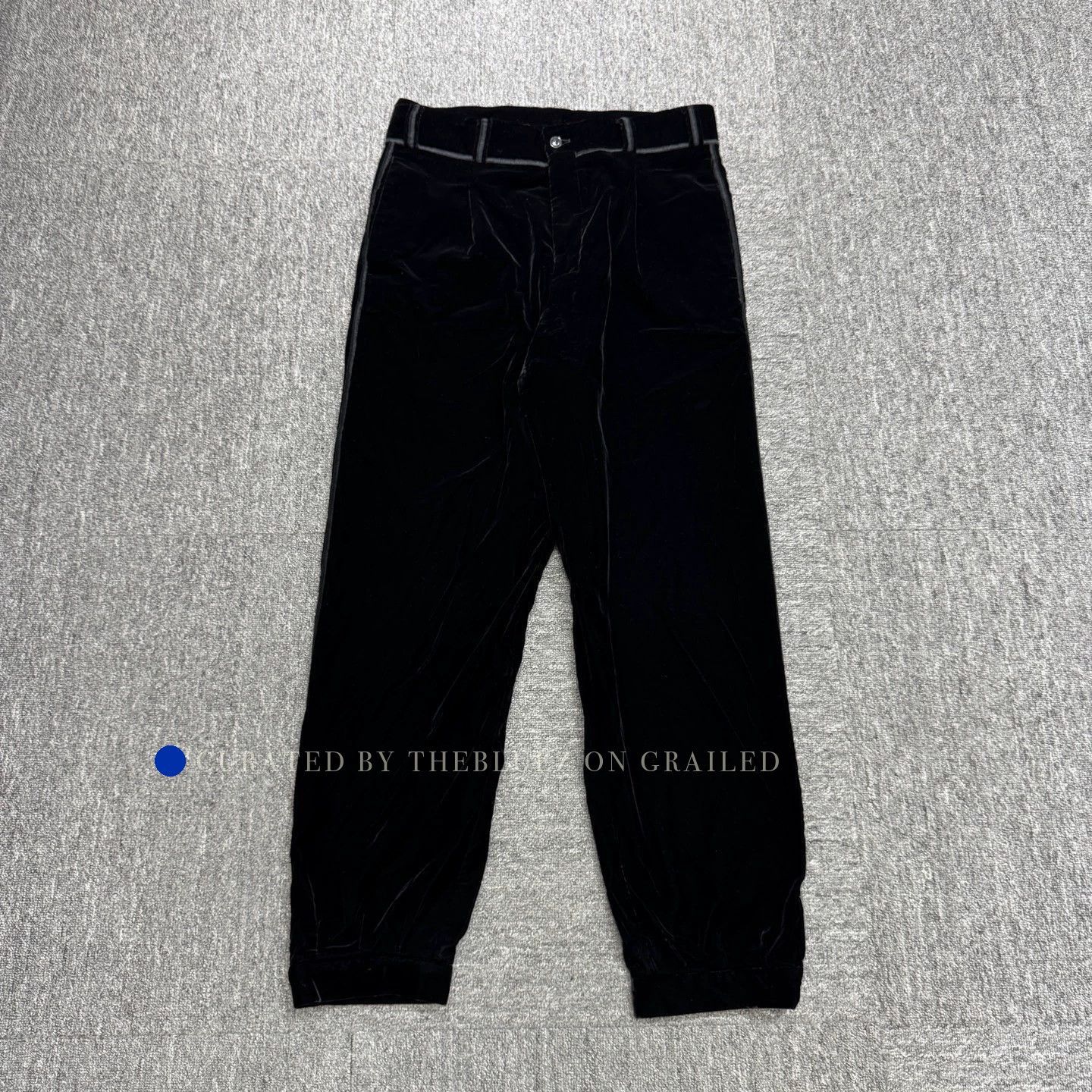 Giorgio Armani Elegant Black Velvet Trousers Size US 32 / EU 48 - 1 Thumbnail