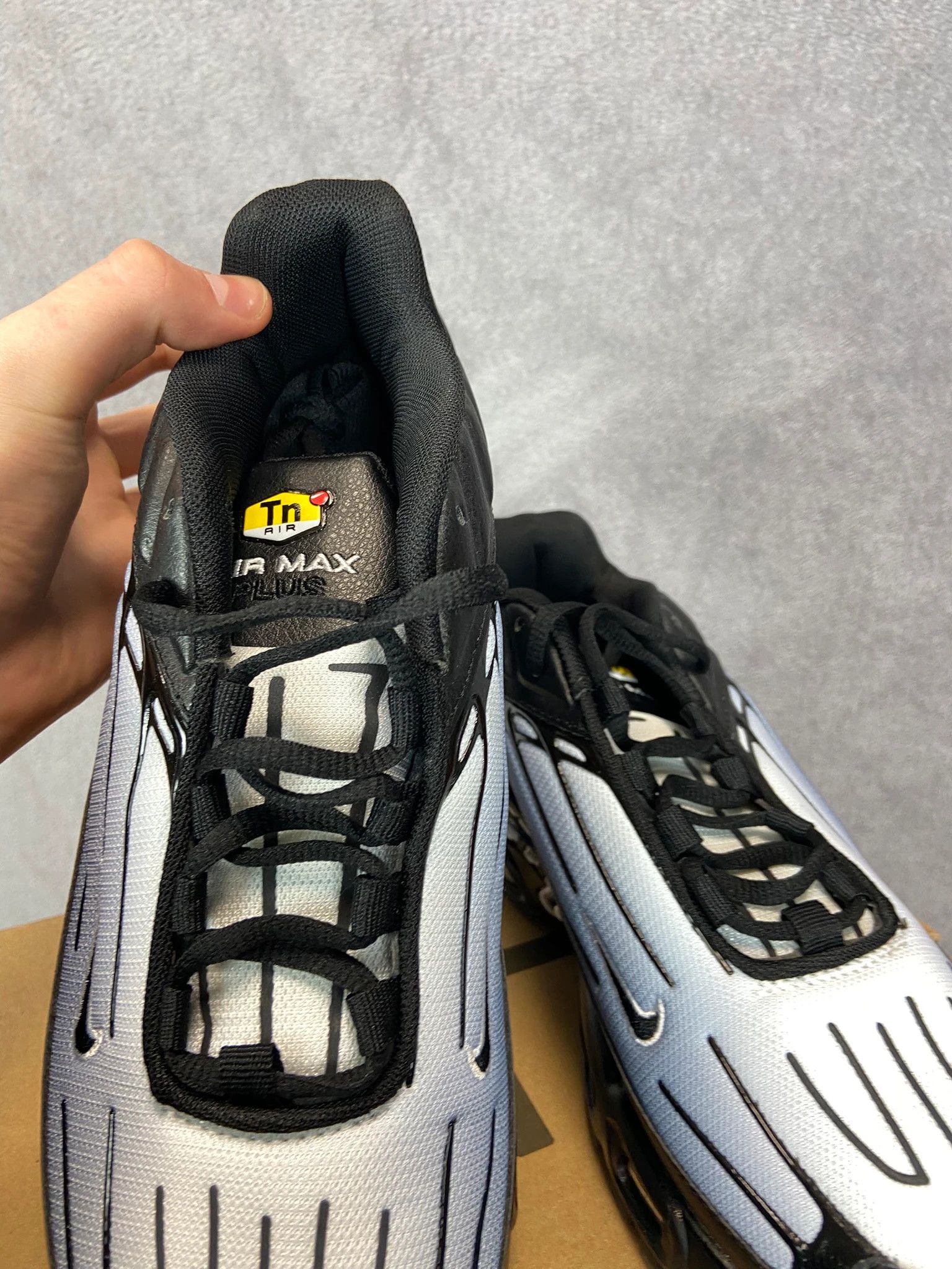Nike Nike TN Air Max Plus White Sneakers Size 40 Size US 7 / EU 40 - 5 Thumbnail