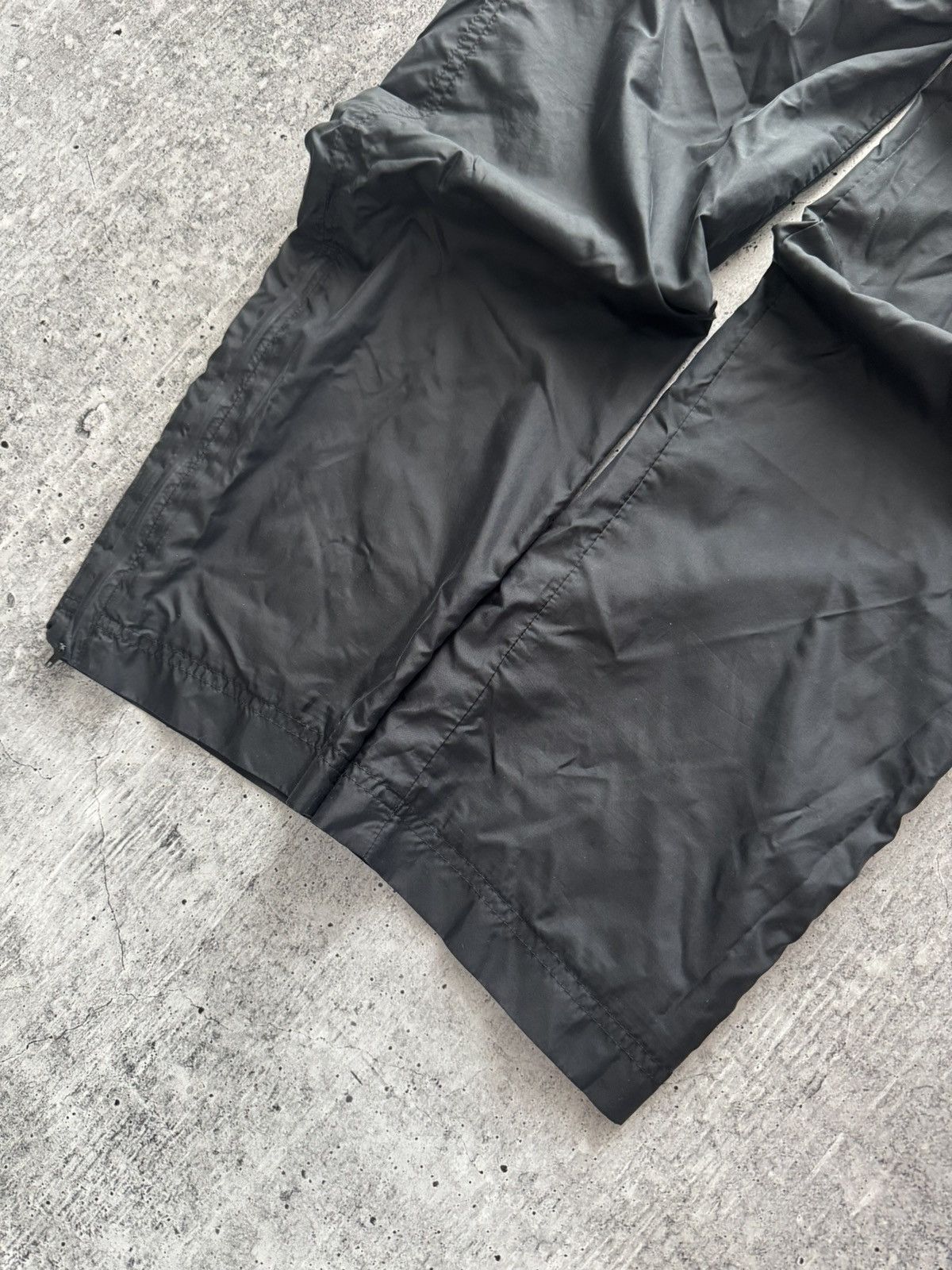 Nike Nike Vintage Nylon Trackpants Joggers Y2K Drill pants Size L Size US 34 / EU 50 - 7 Thumbnail
