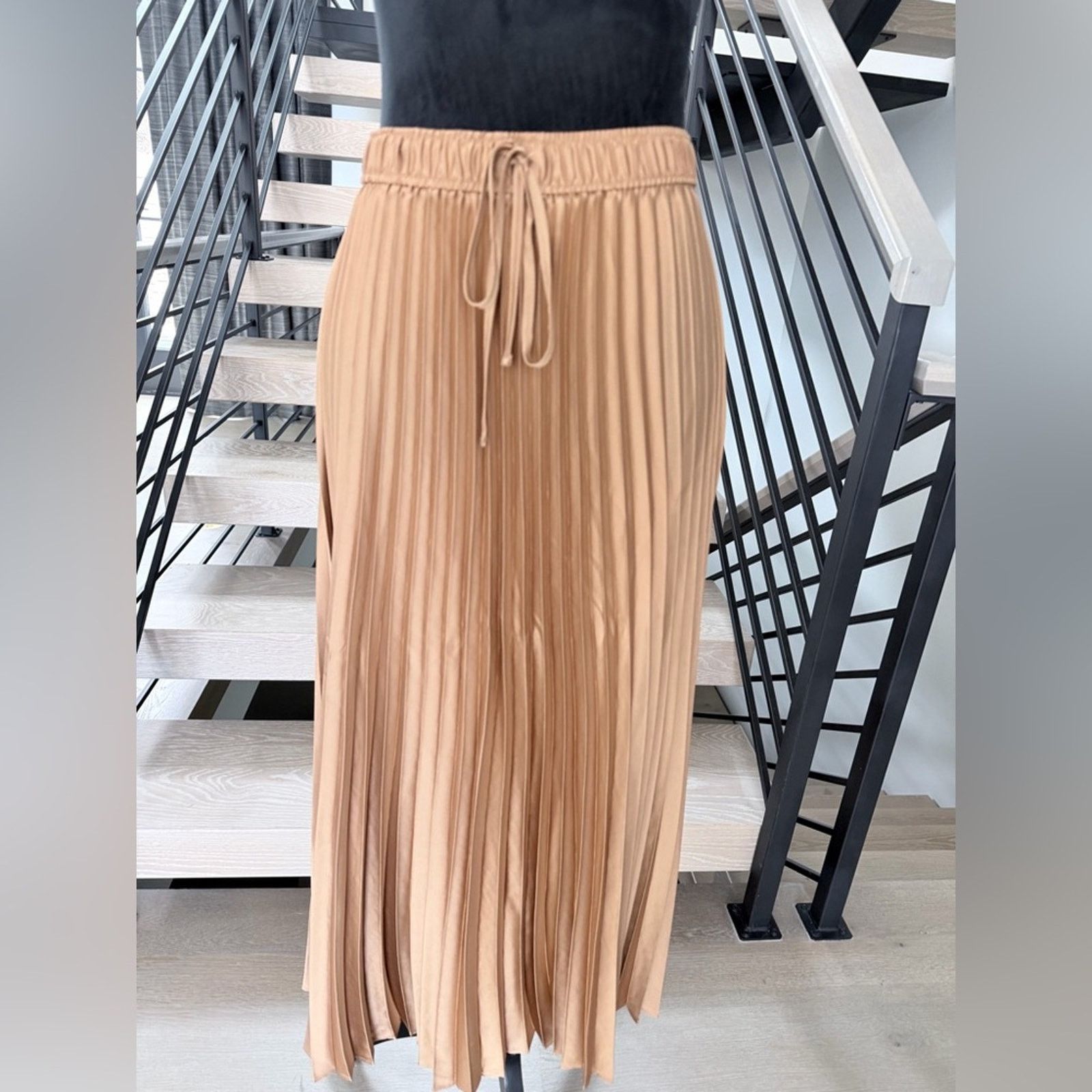 Other New High Waisted Satin Drawstring Tan Pleated Skirt size S Size 27" / US 4 / IT 40 - 2 Thumbnail