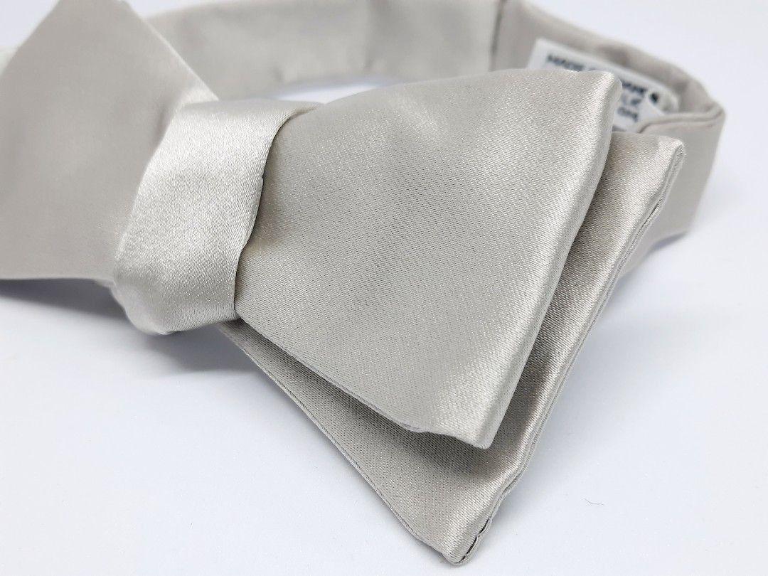 image of Hermes Beige Bow Tie, Men's