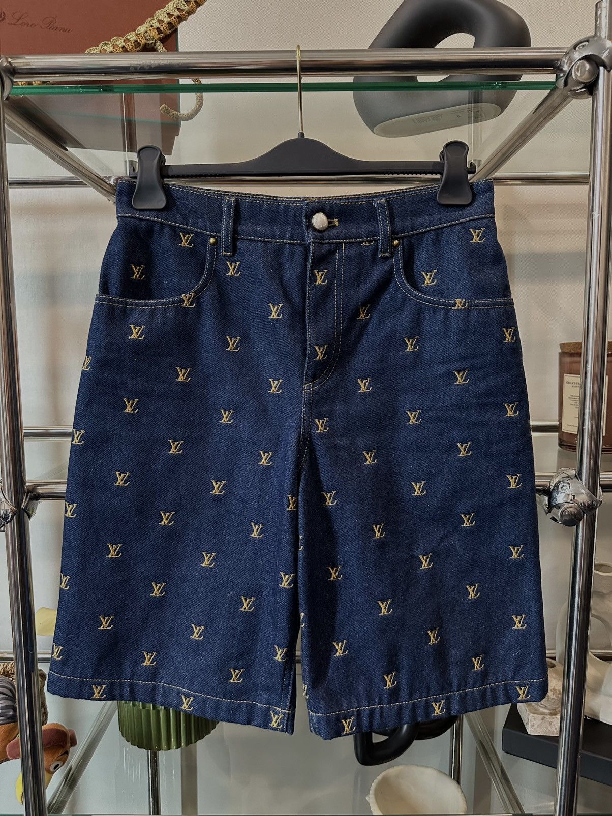 Louis Vuitton Louis Vuitton Embroidered Signature Denim Shorts Size US 28 / EU 44 - 1 Thumbnail