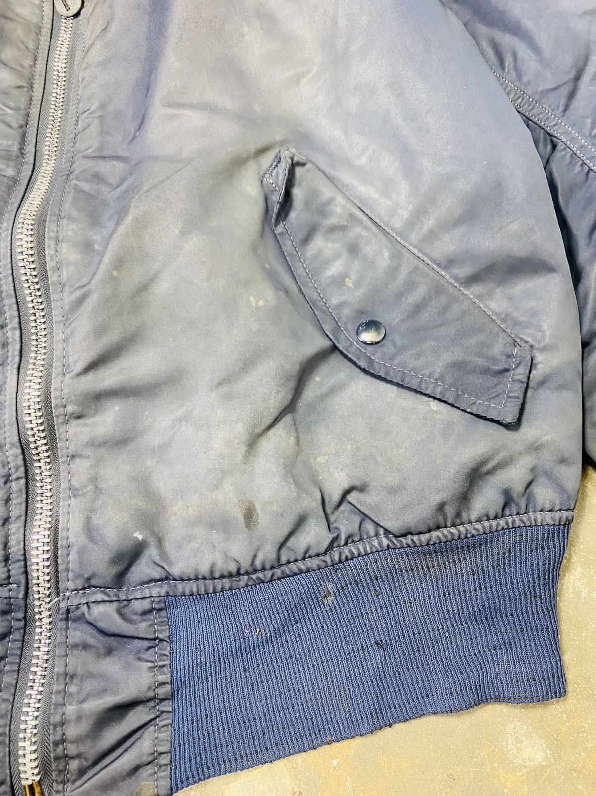 Alpha Industries A08 Vintage Alpha Industies Sunfaded Distressed Bomber Jaket Size US M / EU 48-50 / 2 - 8 Thumbnail