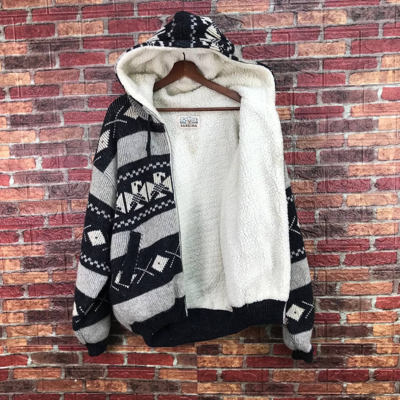 Vintage VINTAGE SABRINA JAPAN NAVAJO AZTEC THICK HOODIE SHERPA Size US L / EU 52-54 / 3 - 10 Thumbnail