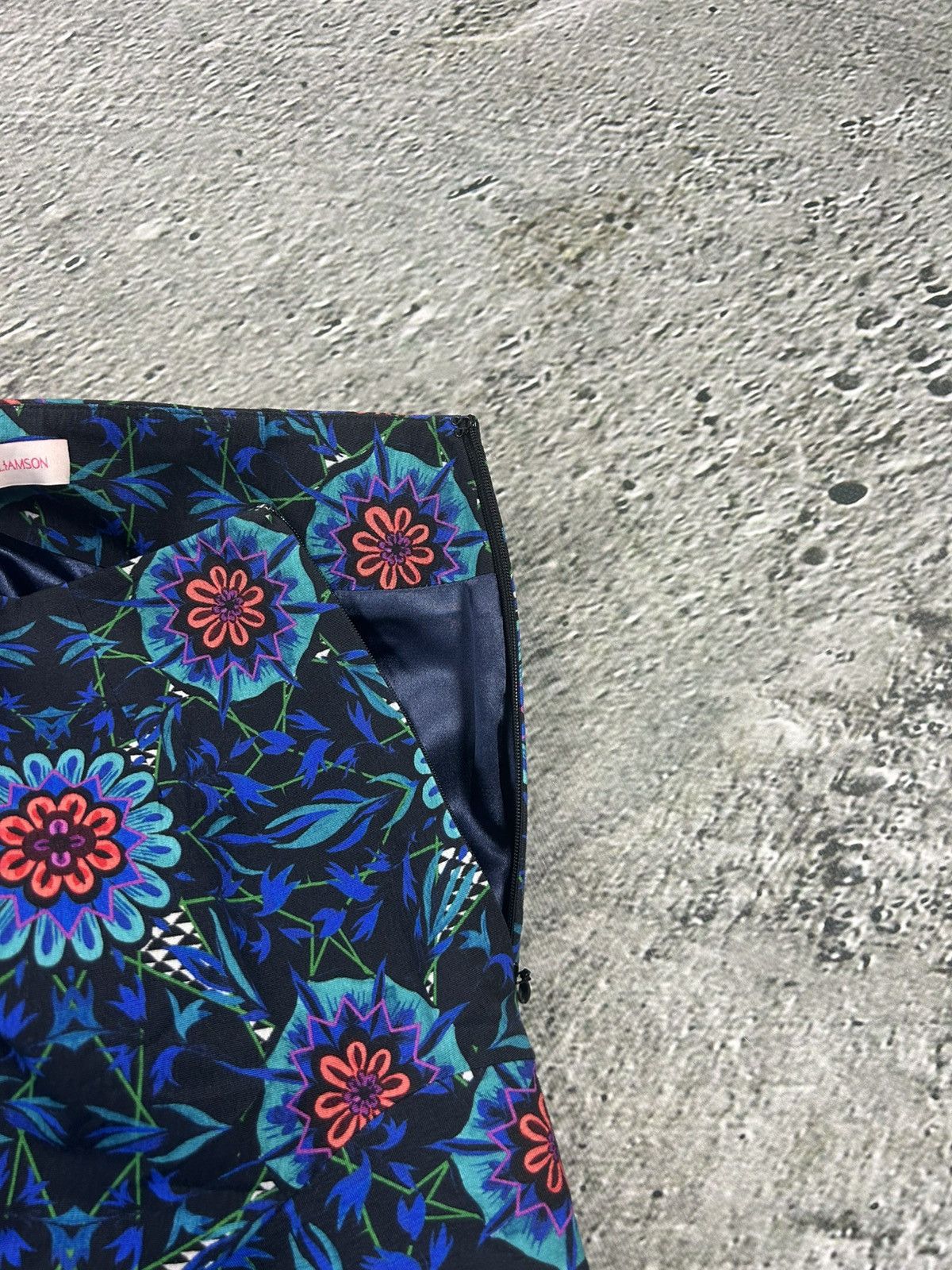 Matthew Williamson Matthew Williams skirt floral Size 27" / US 4 / IT 40 - 6 Thumbnail