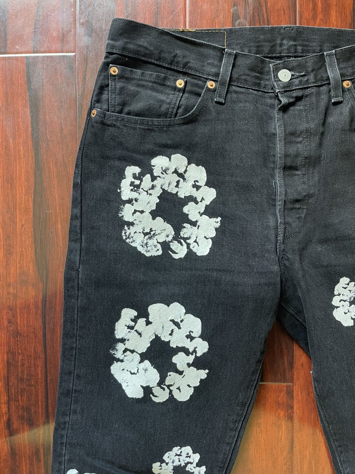 DENIM TEARS × Levi's Levi’s x DENIM TEARS 501 Black Denim Jeans 34W x 34L Size US 34 / EU 50 - 2 Thumbnail