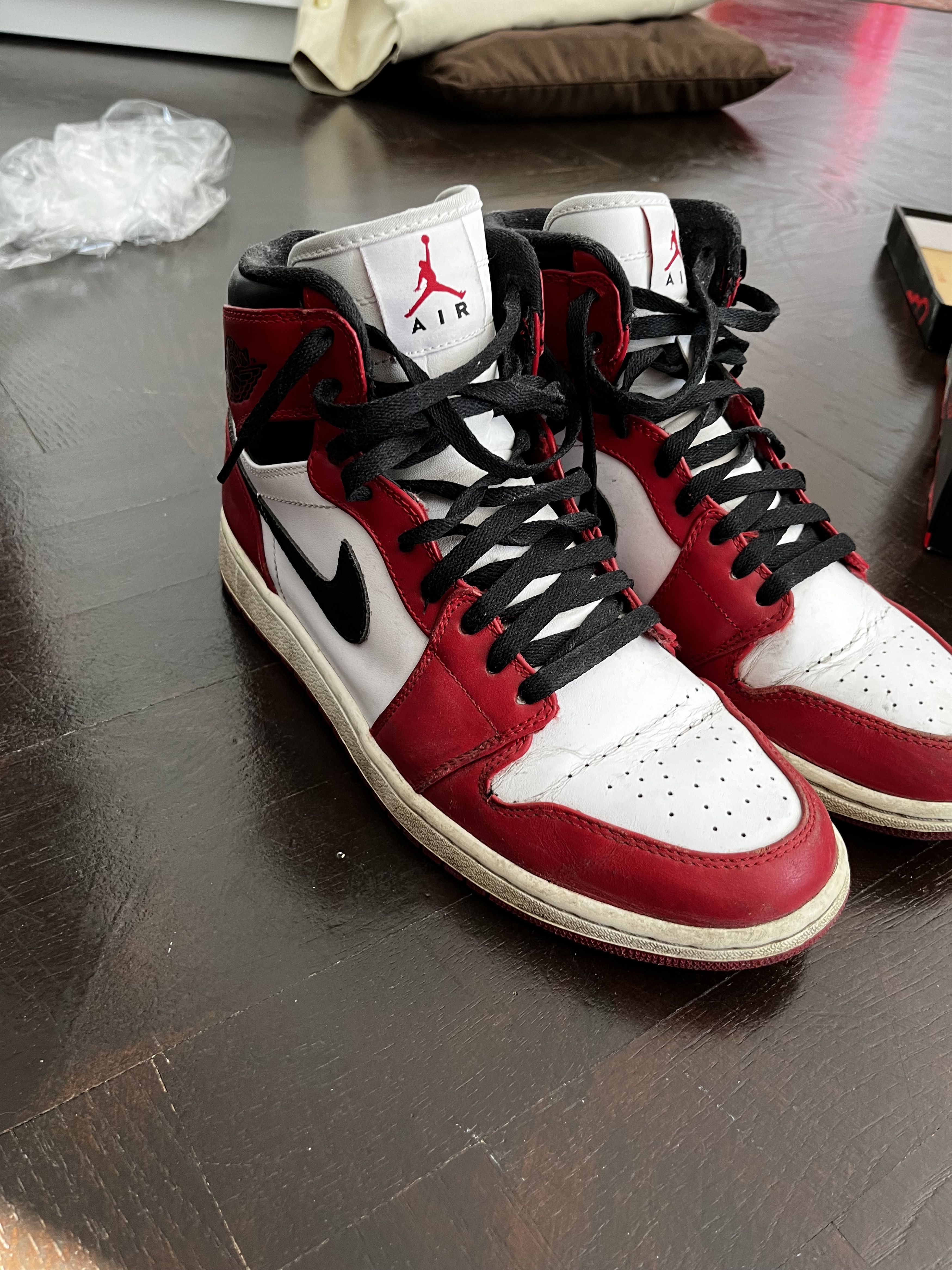 image of Jordan Nike Air Jordan 1 Retro High OG Chicago 2013 Shoes in White/Varsity Red/Black (Size 11)