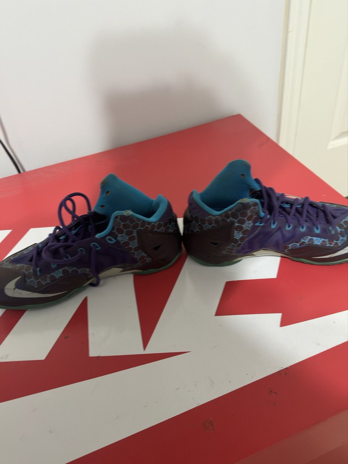 Nike Lebron 11 Hornet Size US 11 / EU 44 - 5 Thumbnail
