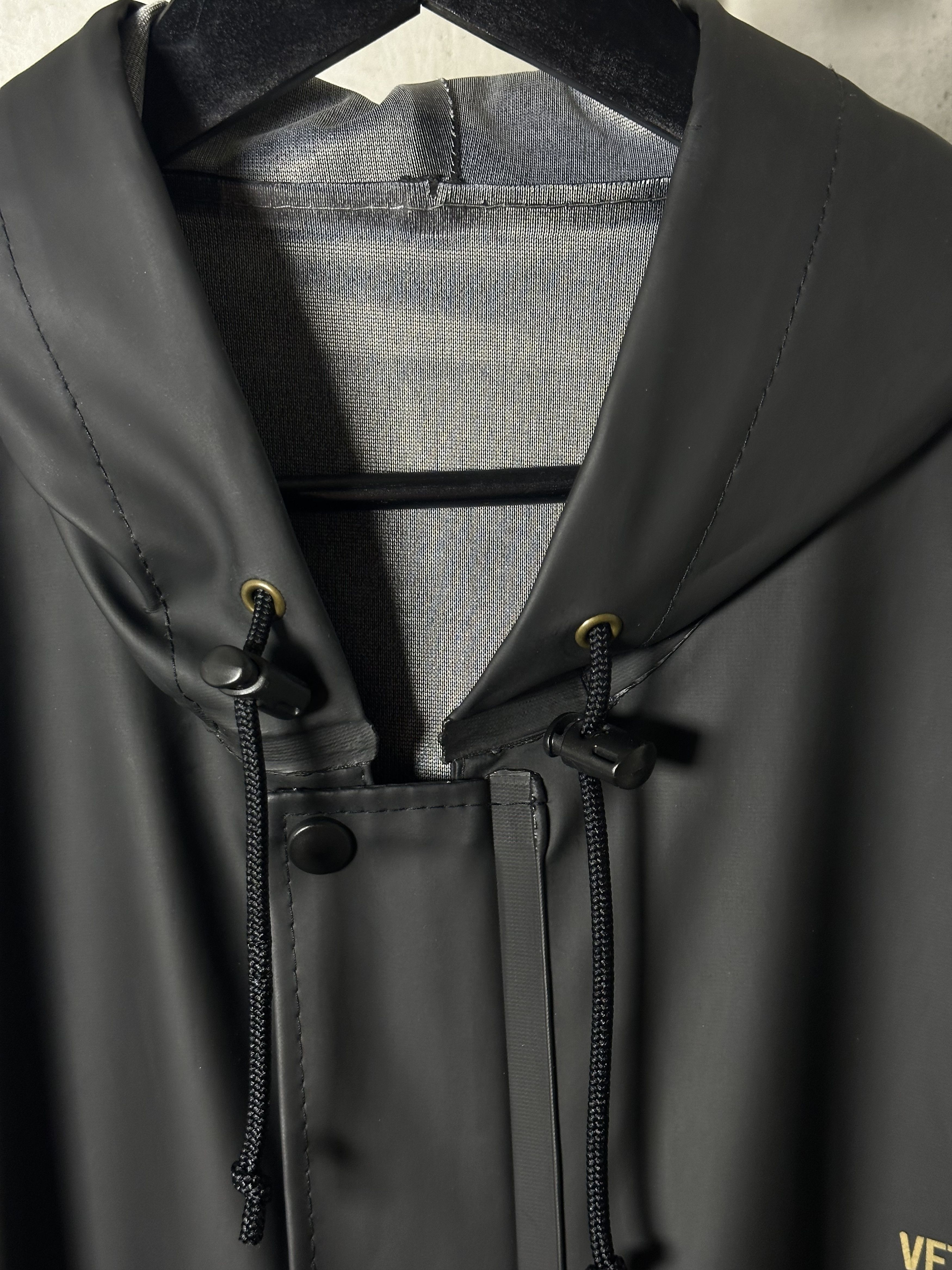 Vetements Vetements - F/W 18 - Oversized Rain Coat Size US L / EU 52-54 / 3 - 6 Thumbnail
