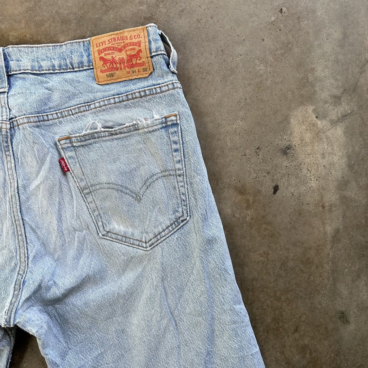 Levi's Vintage Levi’s 569 Lightwash Denim Jean Sick Pant W36 Size US 34 / EU 50 - 14 Thumbnail