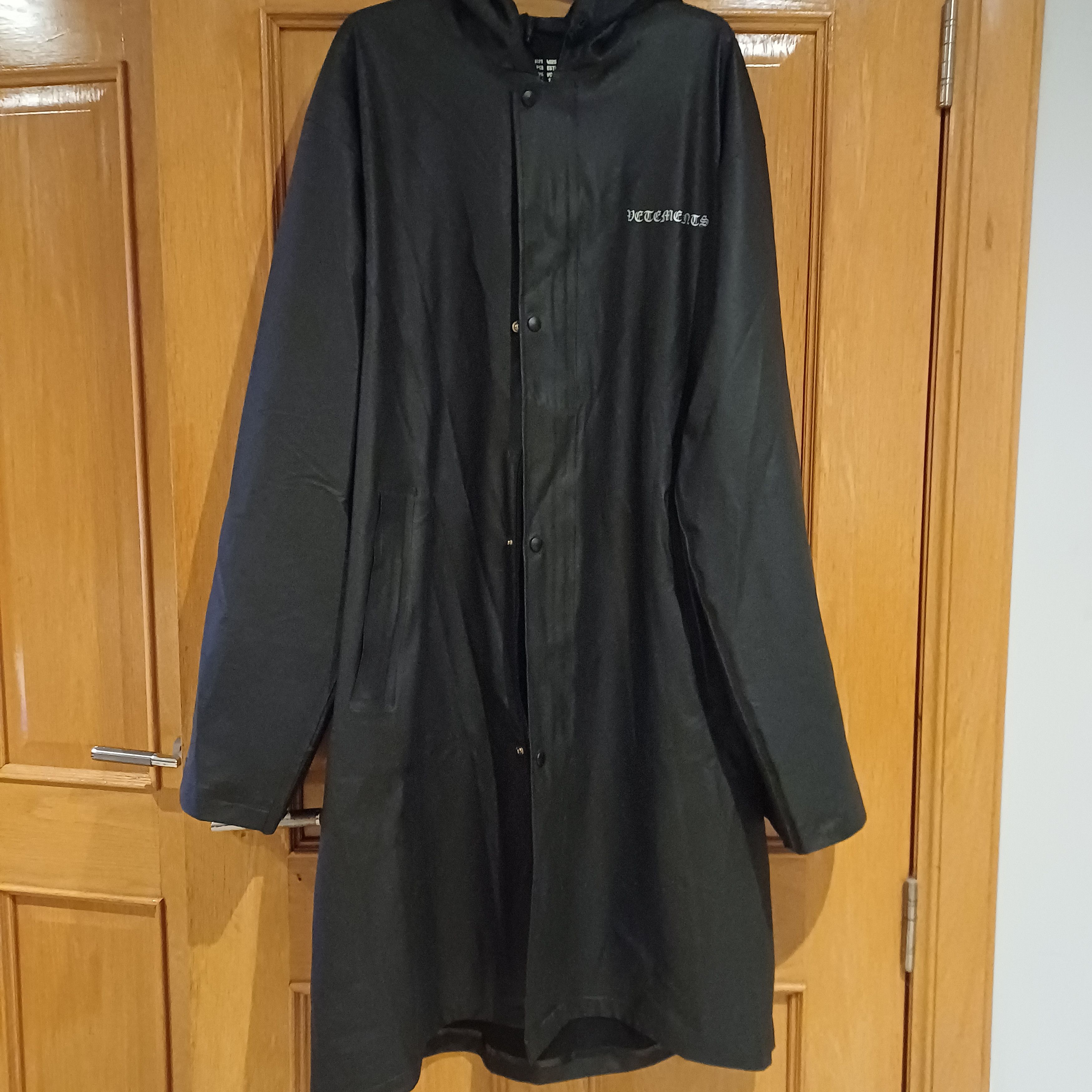 Vetements Vetements Gothic Raincoat Size US L / EU 52-54 / 3 - 3 Thumbnail