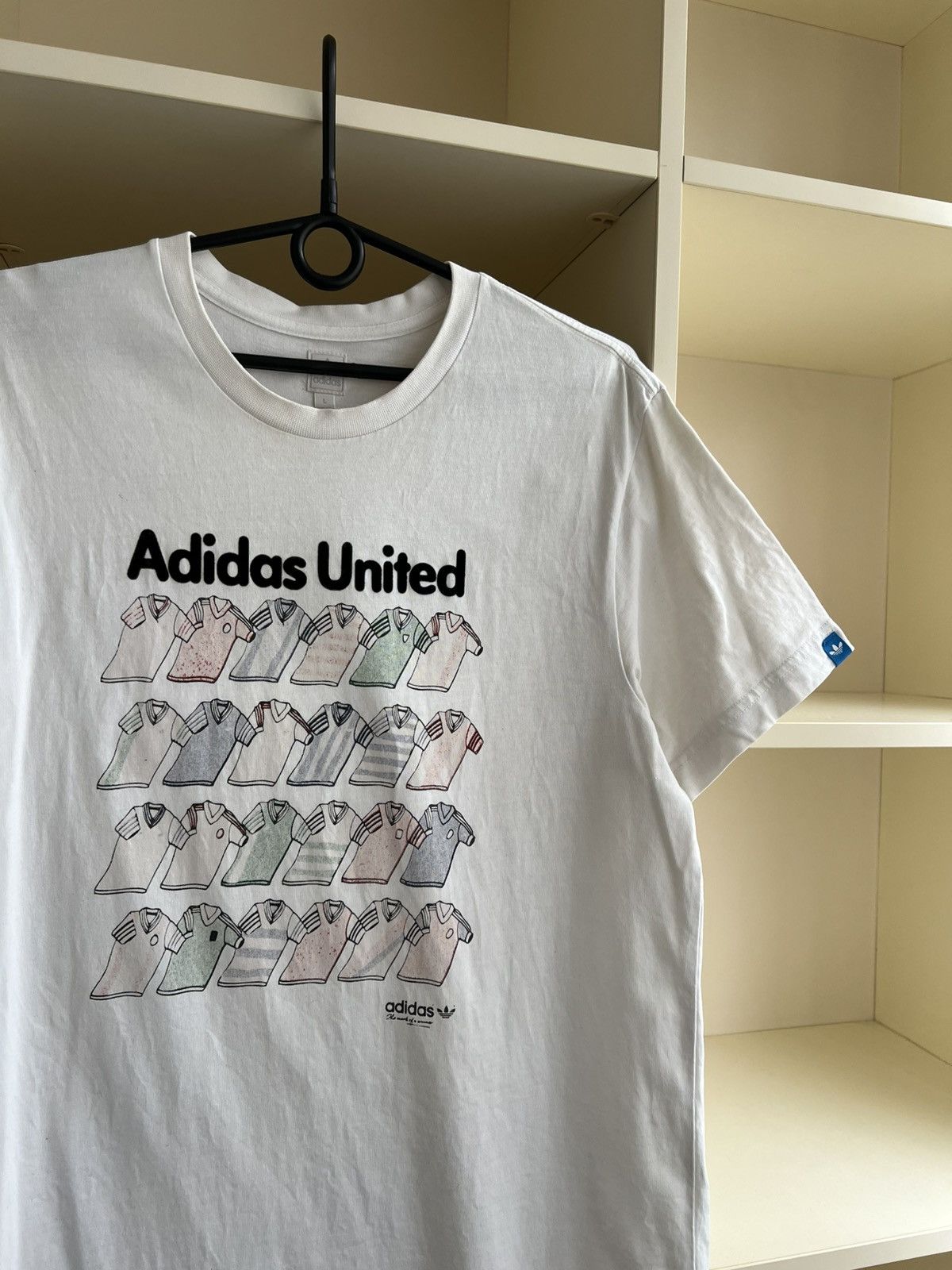 Adidas Vintage Adidas T-Shirt United Soccer Football Size L Size US L / EU 52-54 / 3 - 3 Thumbnail