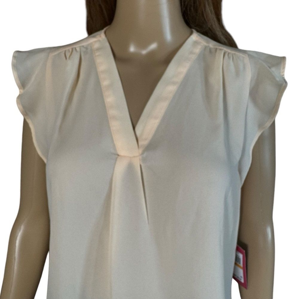 Vince Camuto NWT New $69 Vince Camuto V-Neck Flutter Sleeve Blouse Size Size S / US 4 / IT 40 - 3 Thumbnail