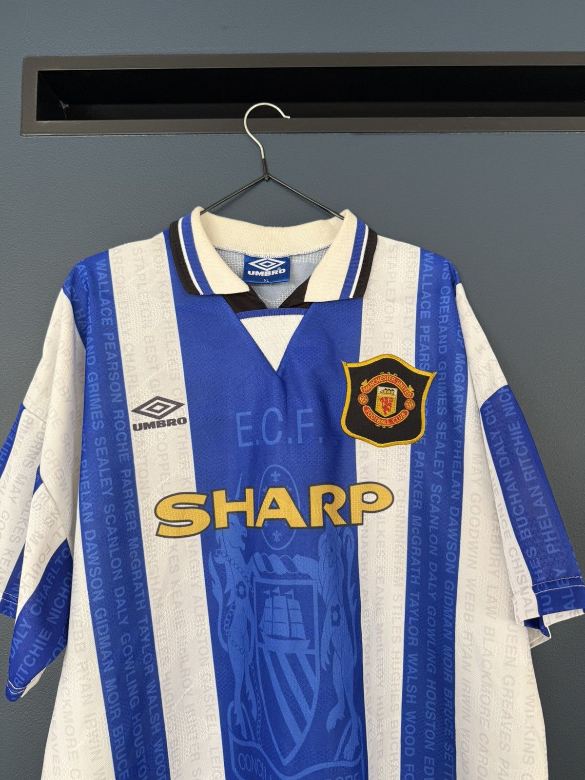 Umbro Manchester United 1994-96 Umbro Retro Soccer Away Jersey Size US XL / EU 56 / 4 - 5 Thumbnail
