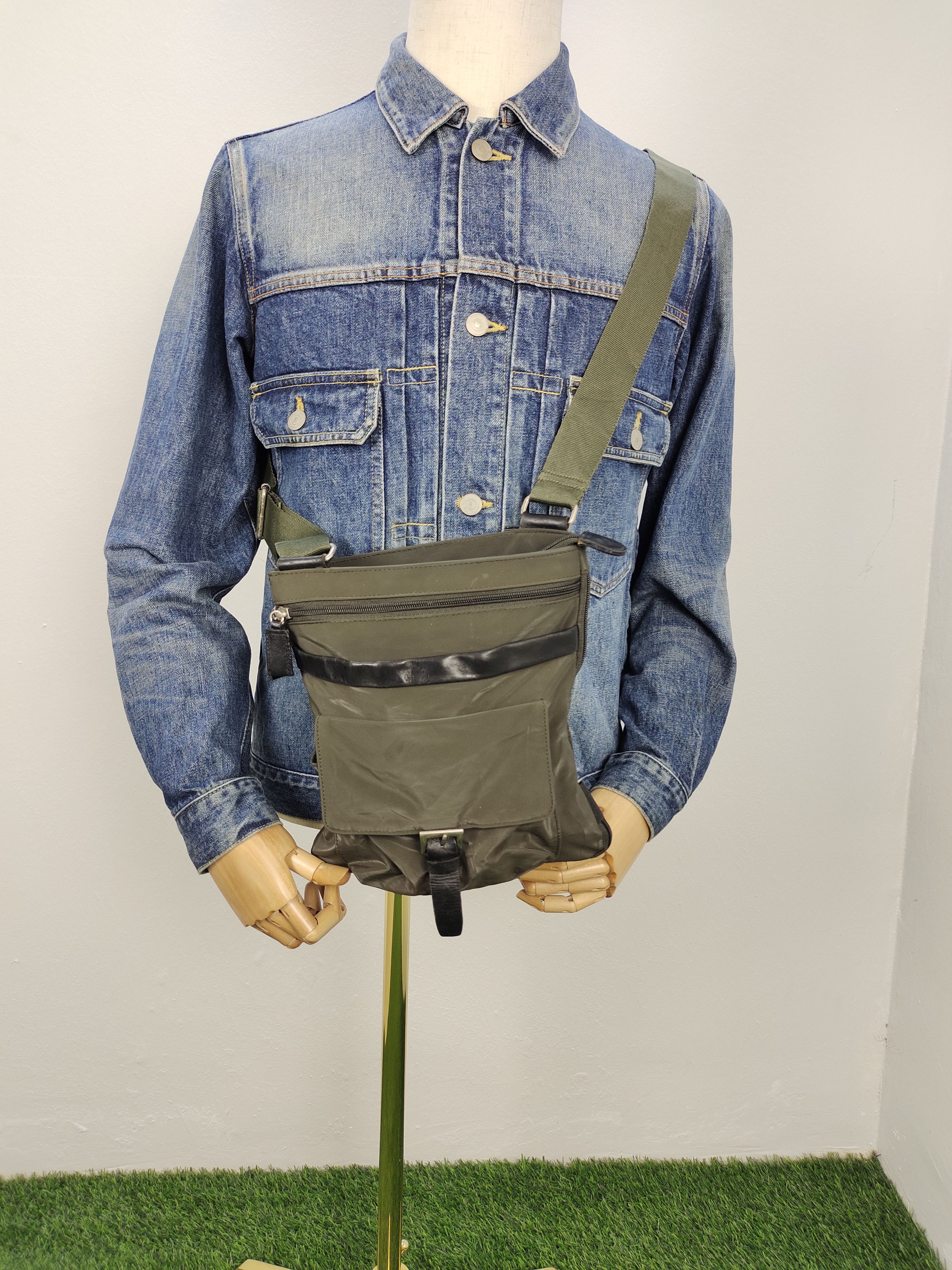 Hysteric Glamour Vintage Buzzy Japan Nylon Trim Leather Crossbody Sling Bag Size ONE SIZE - 3 Thumbnail