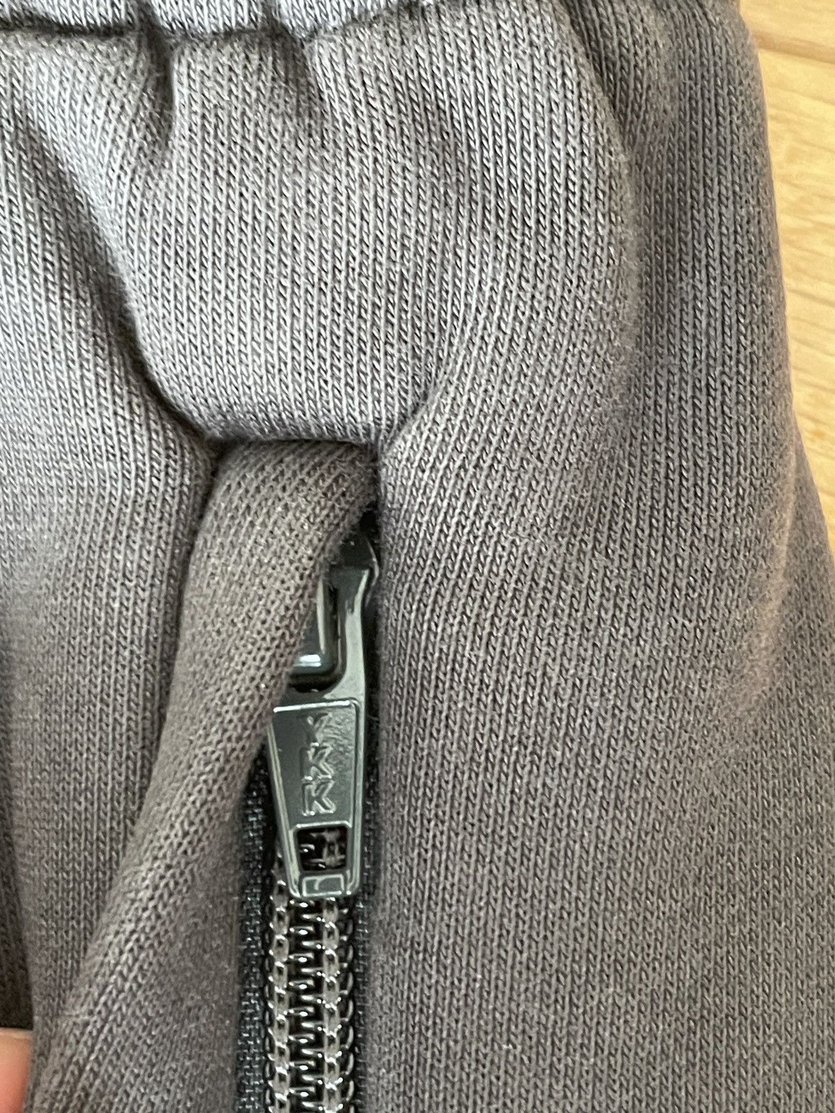 Balenciaga × Gap × Kanye West Yeezy Gap Balenciaga Cuffed Sweatpants Size US 30 / EU 46 - 4 Thumbnail