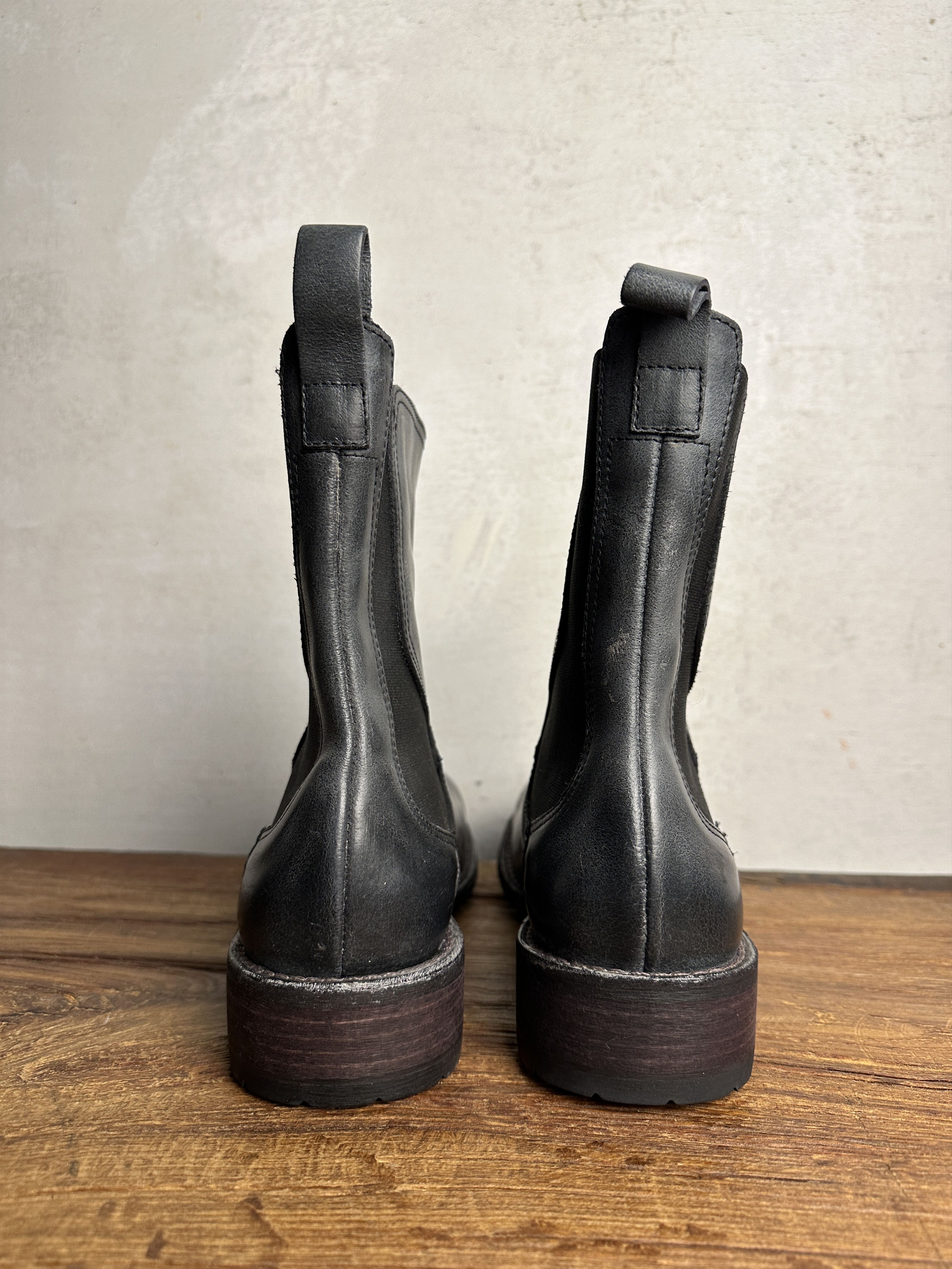Neil Barrett Neil Barret Black Chelsea Size US 7 / EU 40 - 7 Thumbnail
