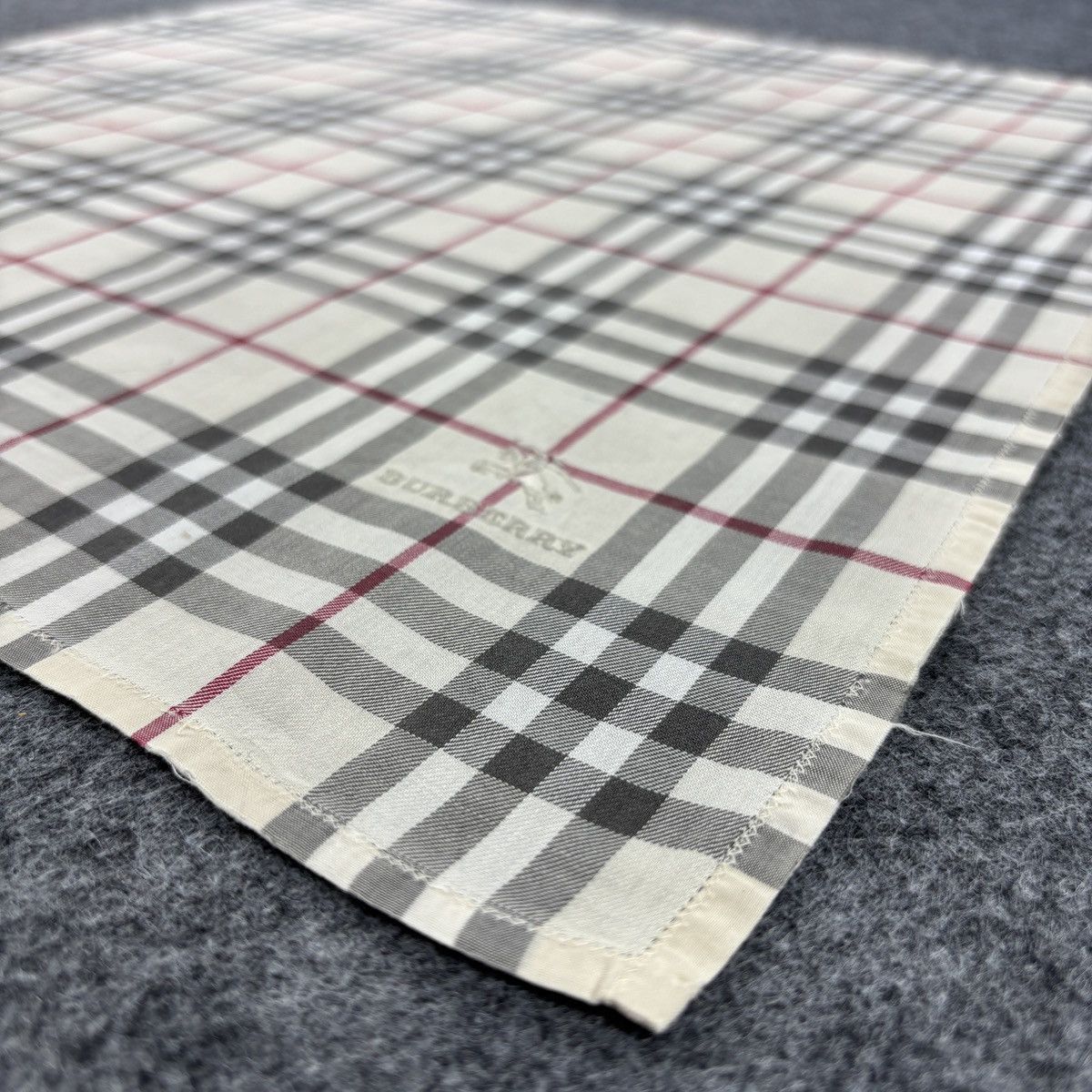 Burberry × Vintage Handkerchief # E027 # Bandana # Neckerchief Size ONE SIZE - 5 Thumbnail