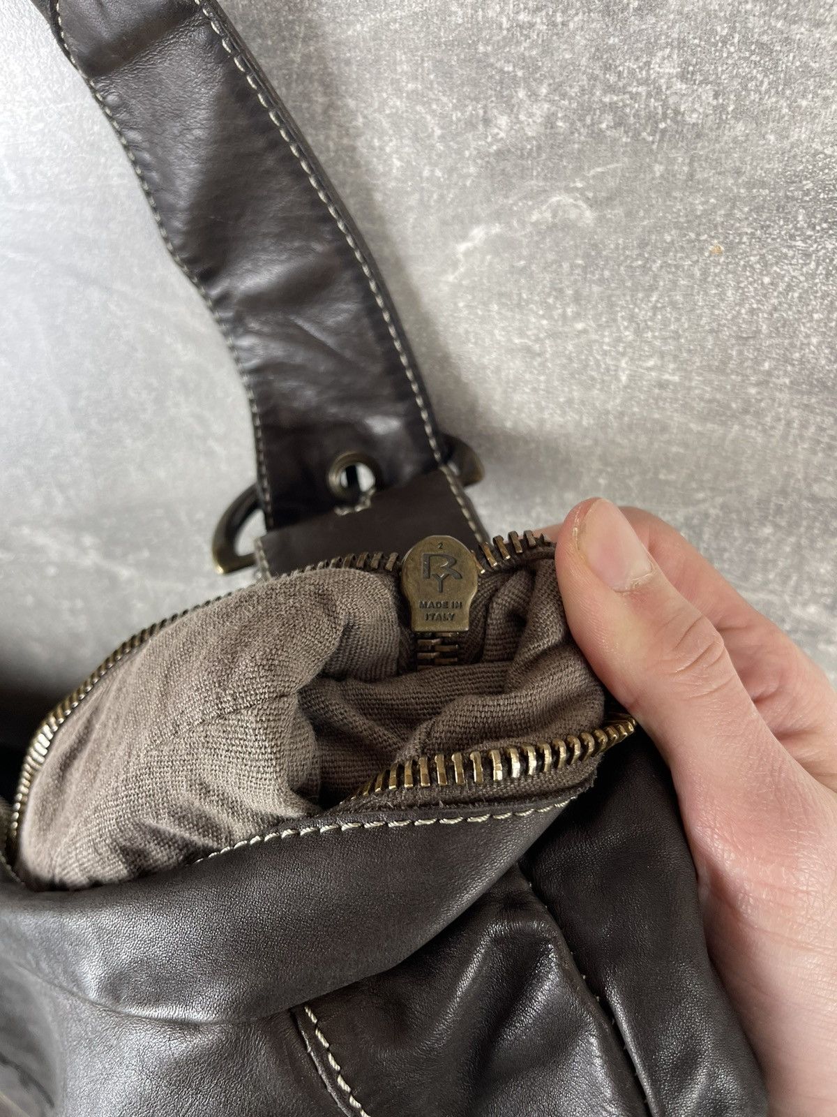 Giorgio Brato Washed Leather Shoulder Bag Early 00s Giorgio Brato Artisan Size ONE SIZE - 10 Thumbnail