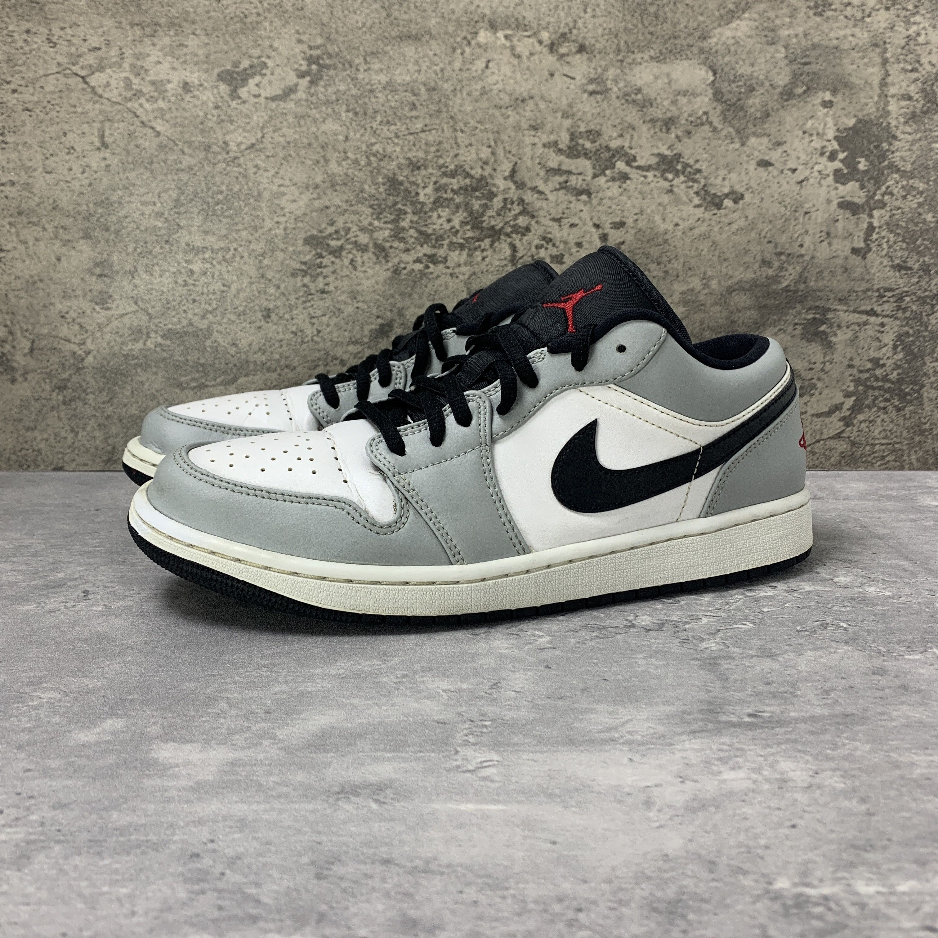 Nike Jordan 1 Low Light Smoke Grey 553558-030 Size US 9 / EU 42 - 1 Thumbnail