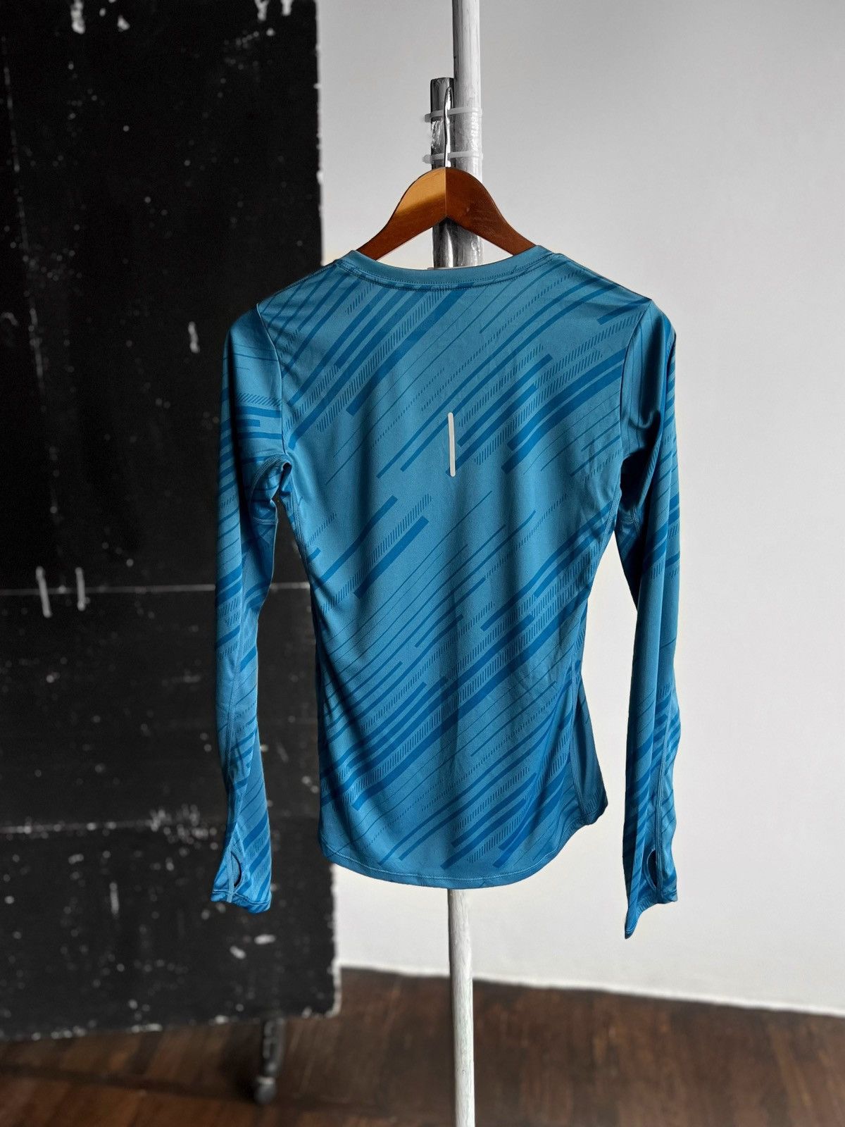 Nike Nike Running Dri-FIT Womens Blue Sport Long Sleeve Shirt Size S / US 4 / IT 40 - 3 Thumbnail