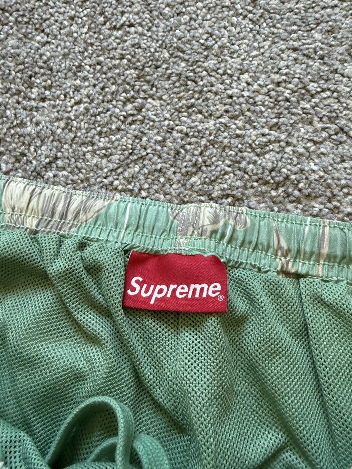 Supreme Supreme Floral Silk Track Pants Size US 34 / EU 50 - 3 Thumbnail