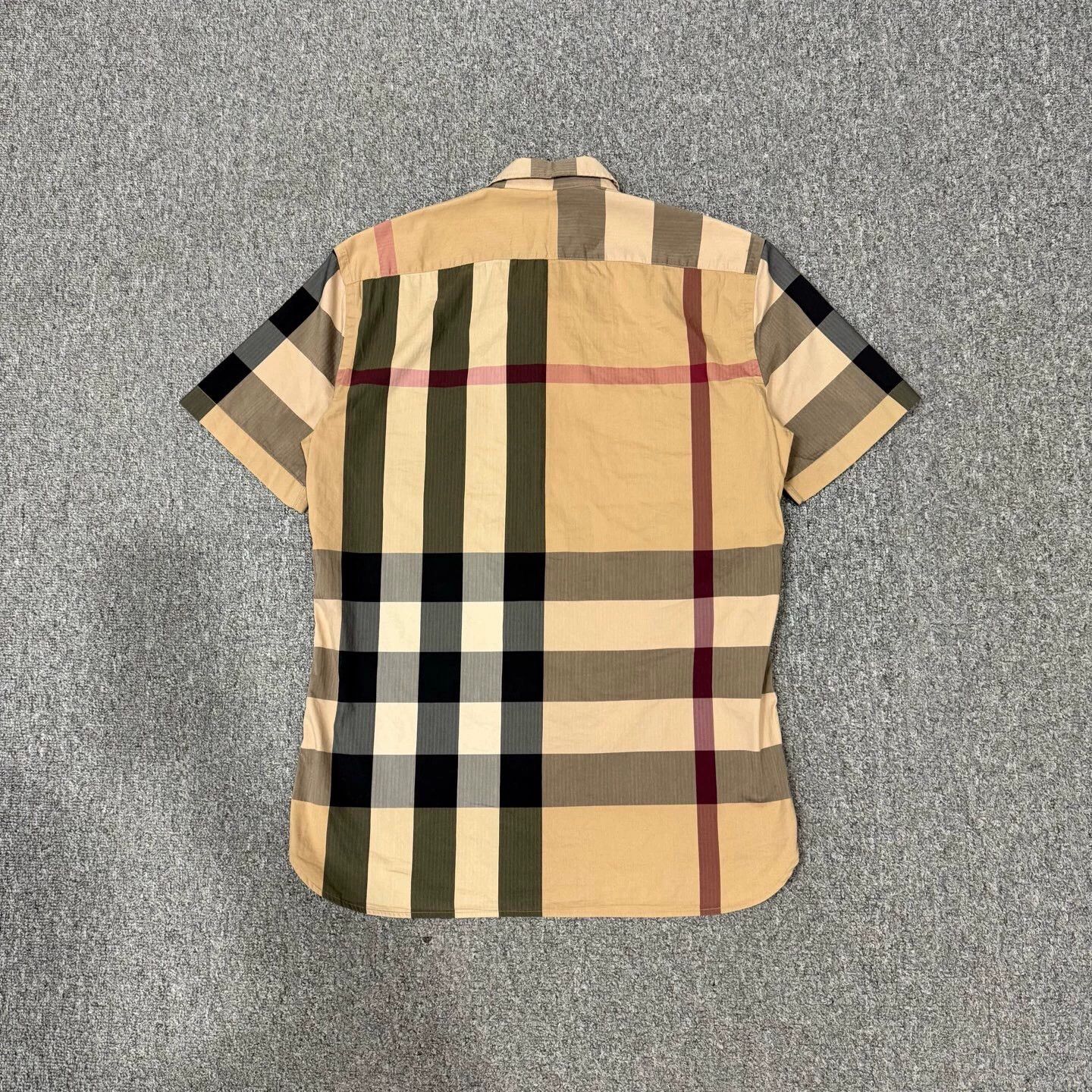 Burberry Burberry Check short-sleeve shirt S 99 new Size US S / EU 44-46 / 1 - 2 Thumbnail
