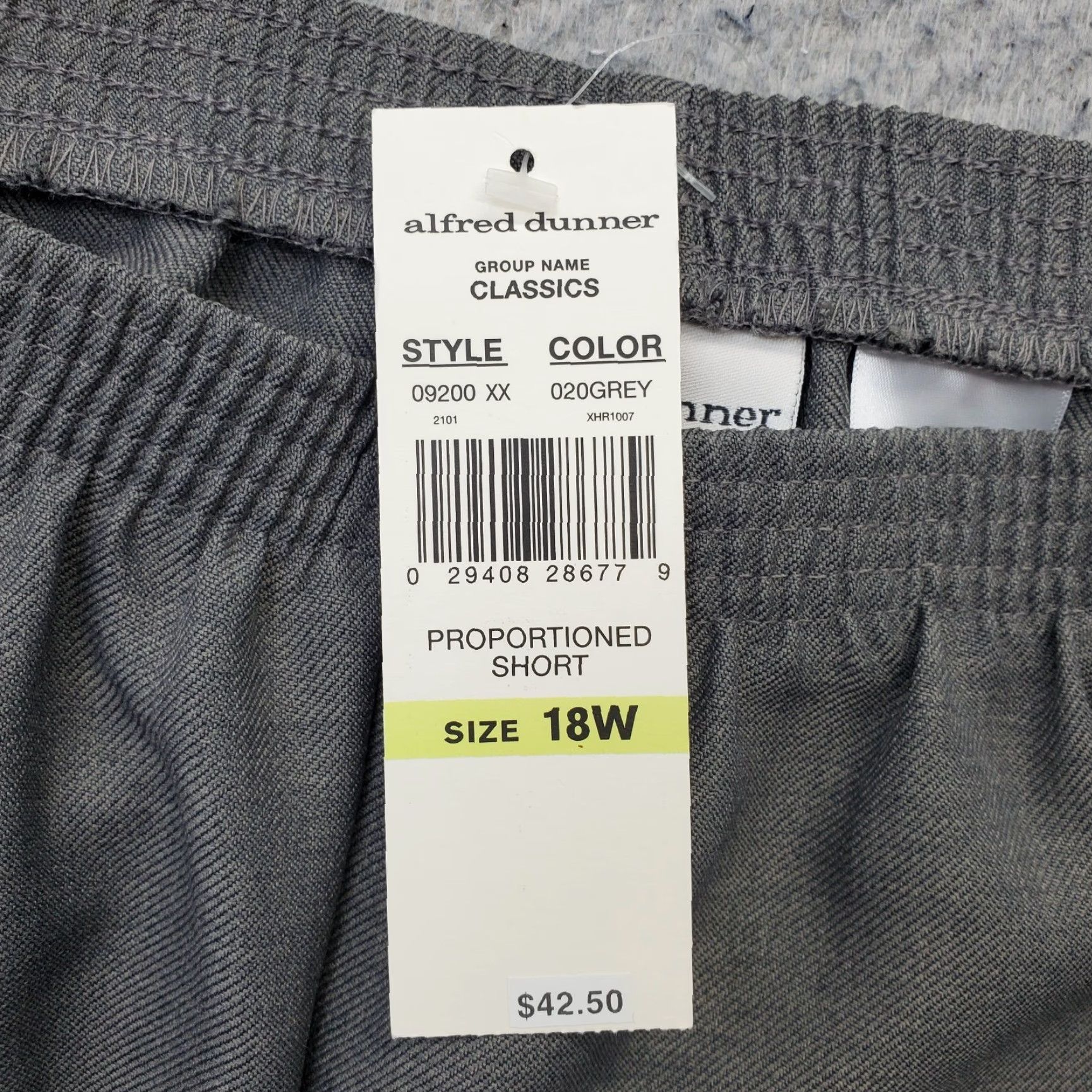 Vintage Alfred Dunner Crop Pants Womens Size 18W Gray Elastic Waist Pockets Cropped 100% Polyester Classic Fit -NWT- Size 40" / US 18 - 7 Thumbnail