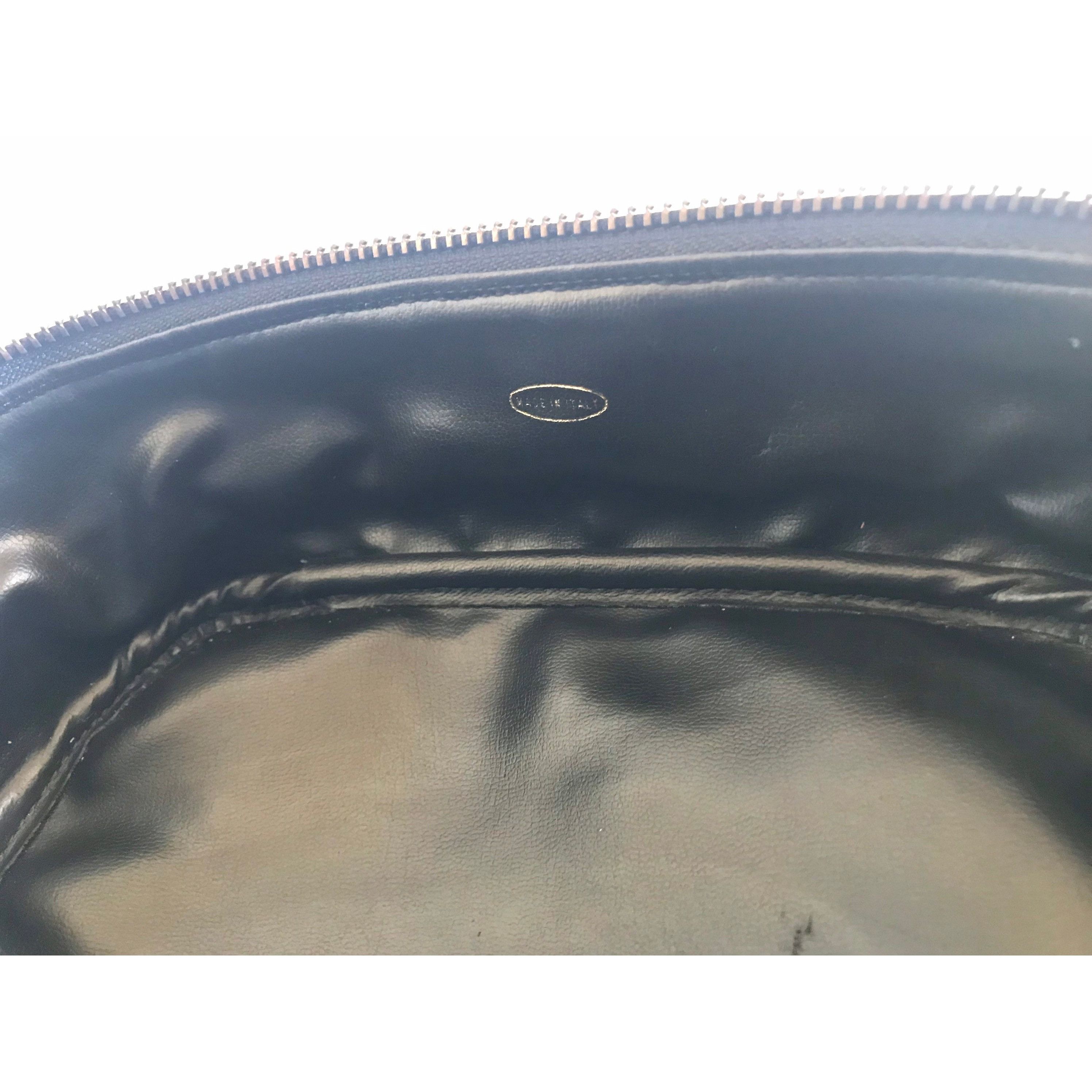 Chanel Vintage CHANEL calfskin cosmetic bag and toiletry purse. Size ONE SIZE - 10 Thumbnail