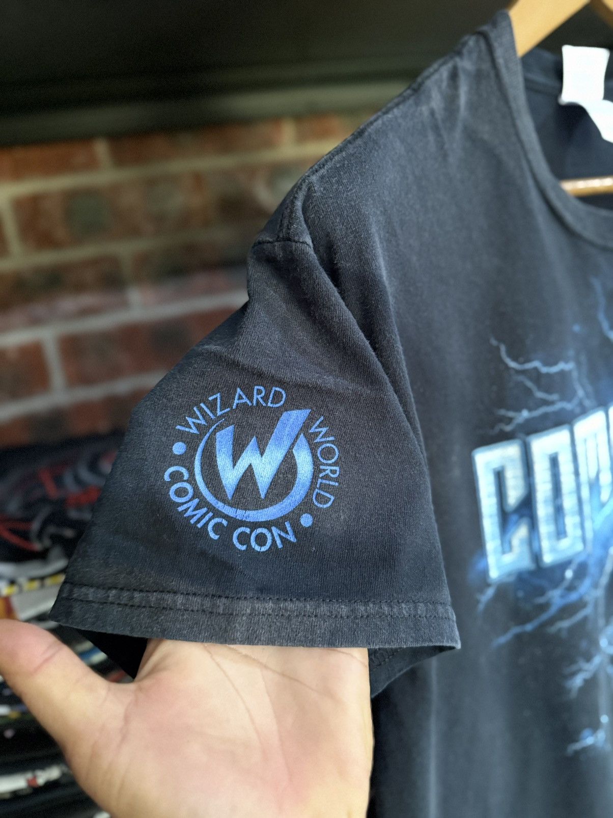 Optic Gaming Thrashed Vintage Comic Com Wizard World Lighting Sun Faded T Size US L / EU 52-54 / 3 - 7 Thumbnail