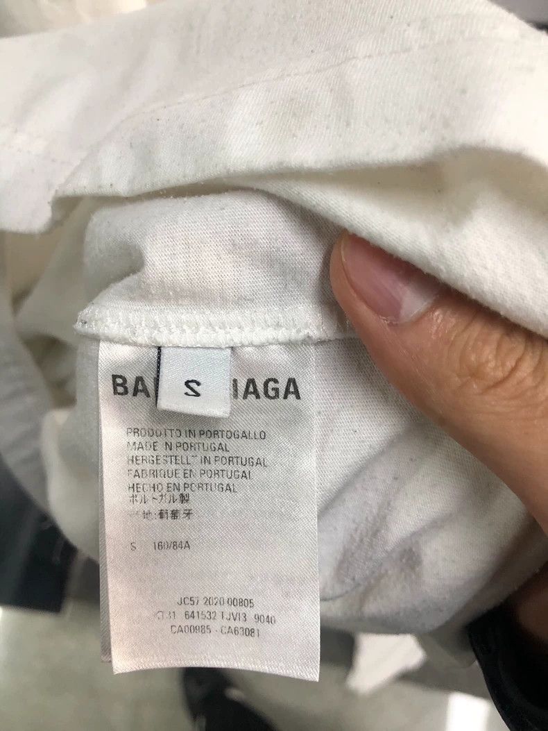 Balenciaga Balenciaga White seven-language short sleeves Size US M / EU 48-50 / 2 - 3 Thumbnail