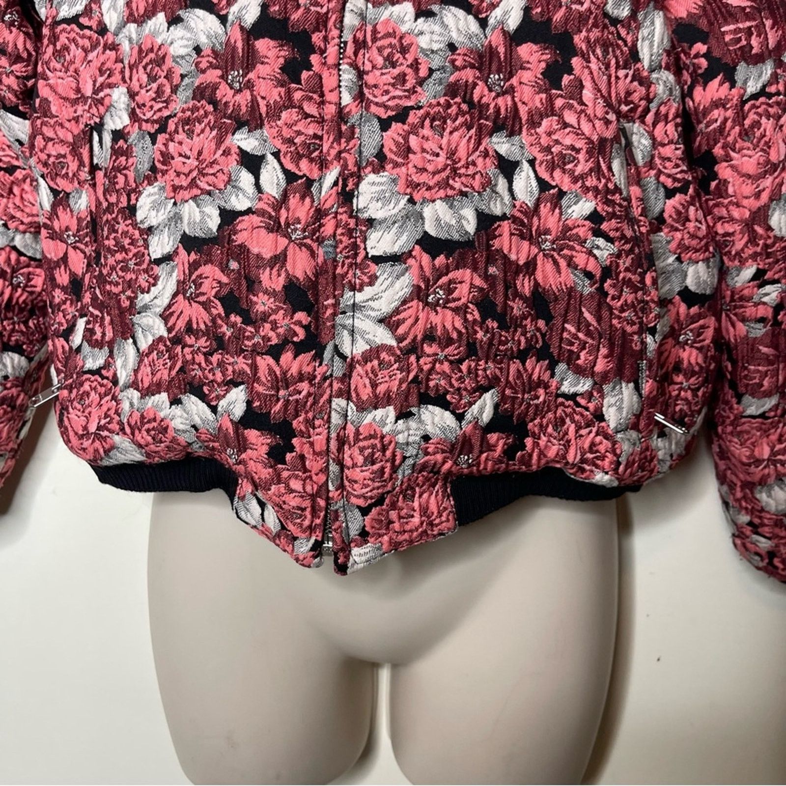 Sandro Sandro Jaquard EVORA FLORAL CROPPED BOMBER JACKET IN PINK Size XS / US 0-2 / IT 36-38 - 6 Thumbnail