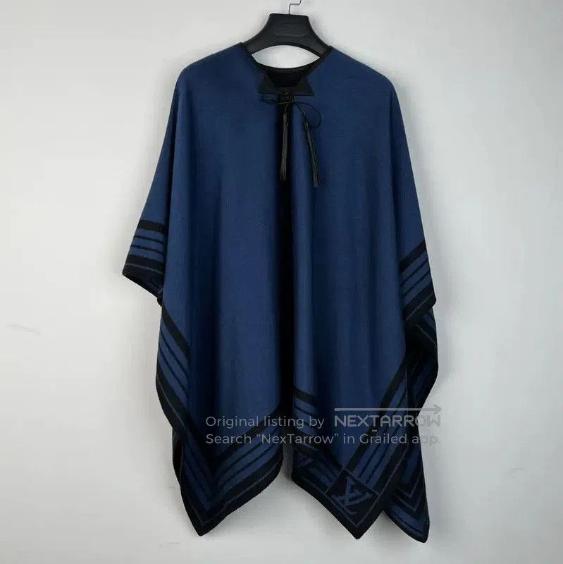 Louis Vuitton Louis Vuitton Ladies Deep Blue Knit Top . Size XXS / US 00 / IT 34 - 1 Thumbnail