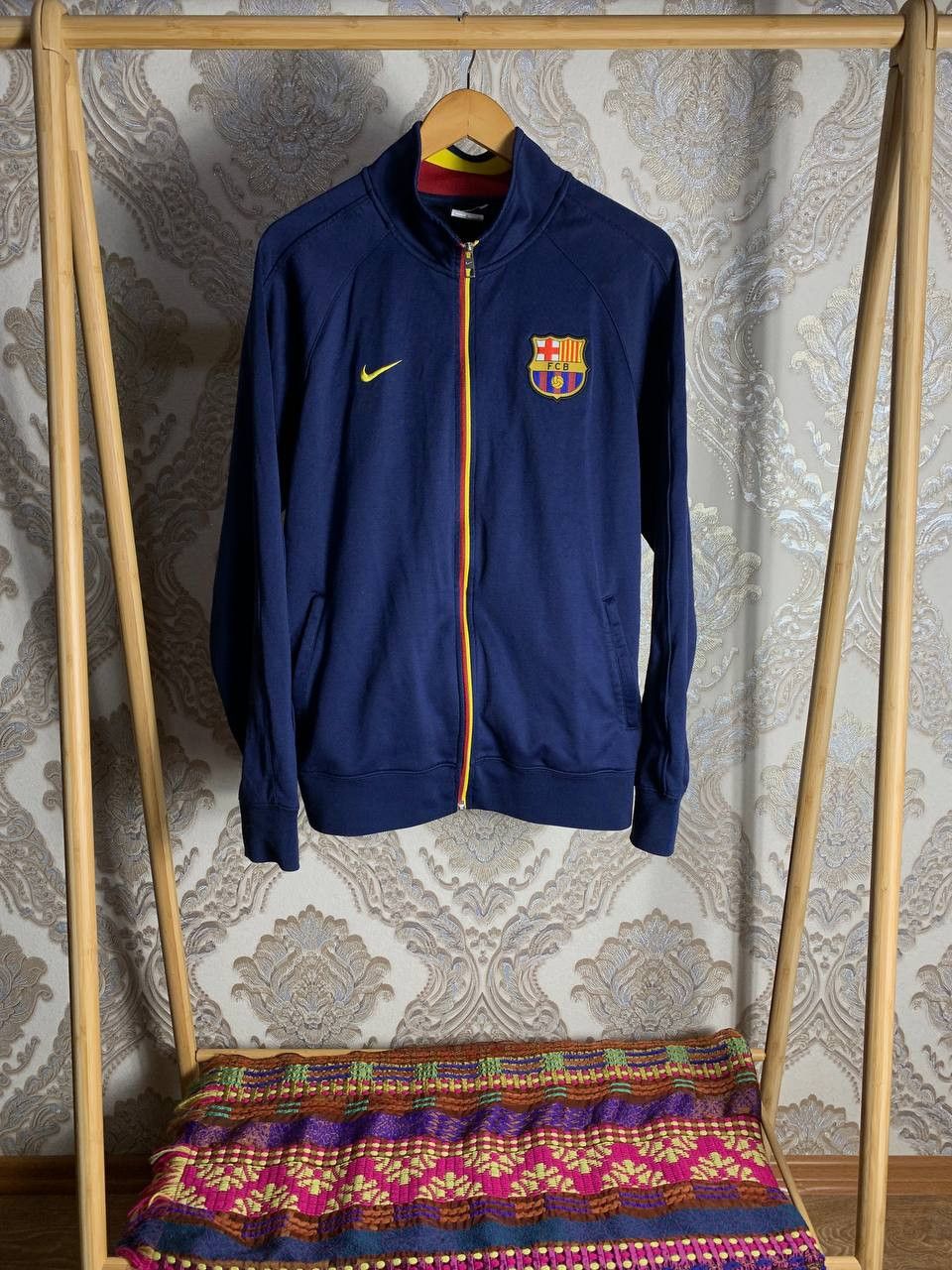 Nike Vintage Nike FC Barcelona Spain Soccer Jacket Retro Y2K Size US L / EU 52-54 / 3 - 1 Thumbnail