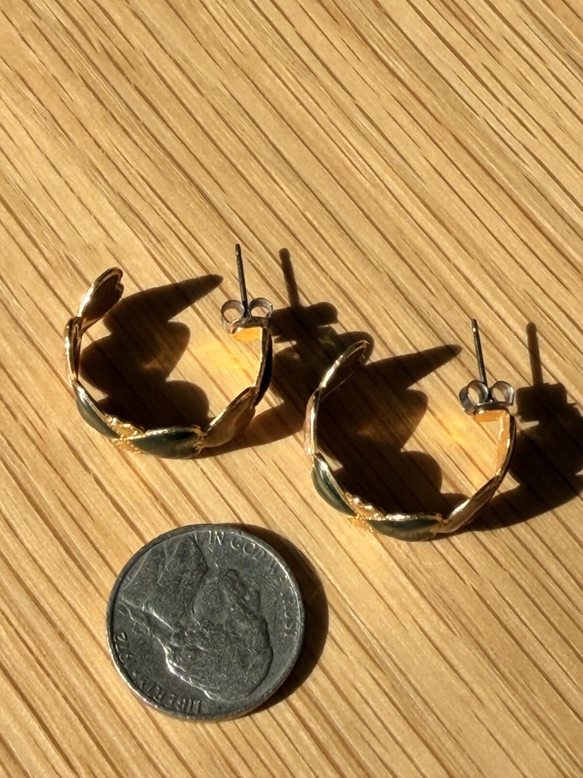 Other Vintage Glitter Enamel Heart Earrings Gold Tone Size ONE SIZE - 3 Thumbnail