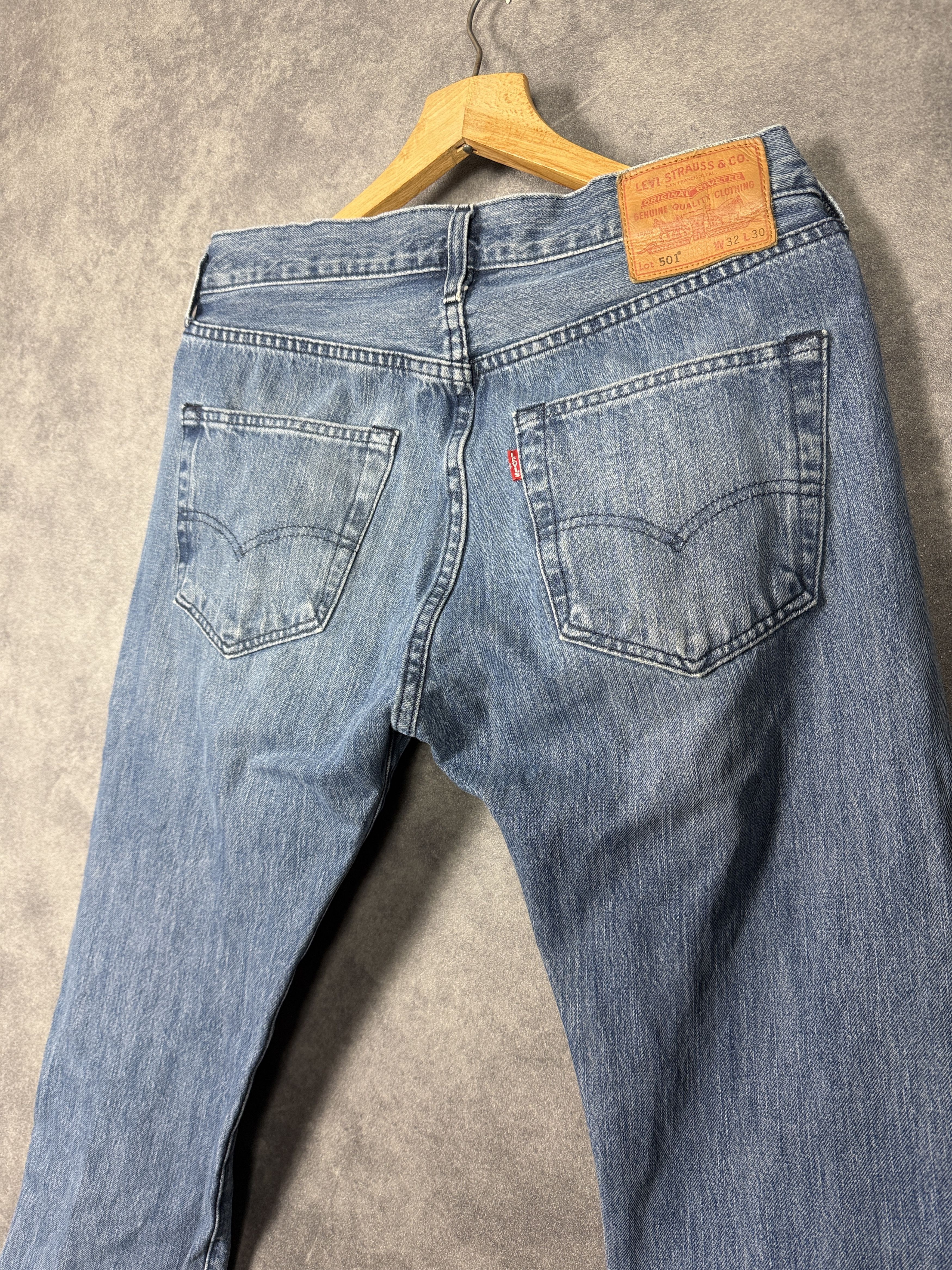 Levi's Levi’s light blue jeans with distressed denim 501 straight Size US 32 / EU 48 - 2 Thumbnail