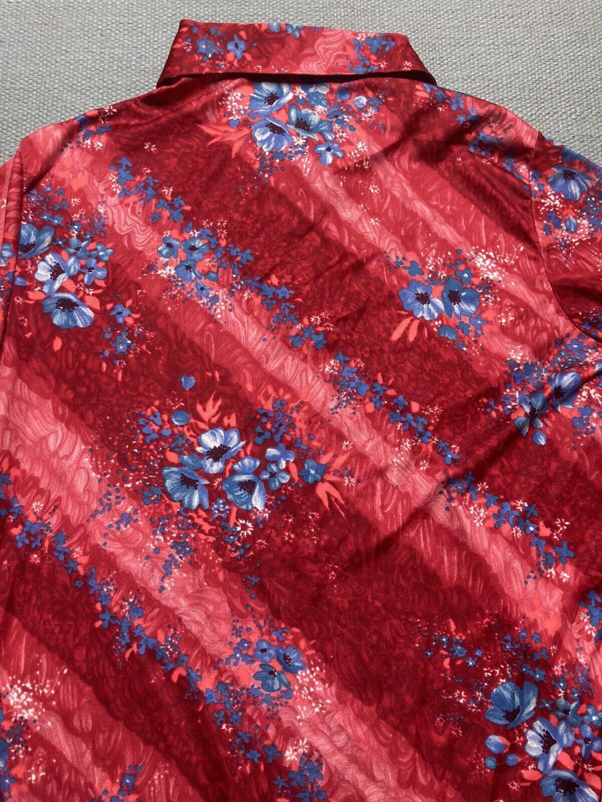Vintage 70s polyester disco shirt popover flowers dagger mod women L Size US L / EU 52-54 / 3 - 7 Thumbnail