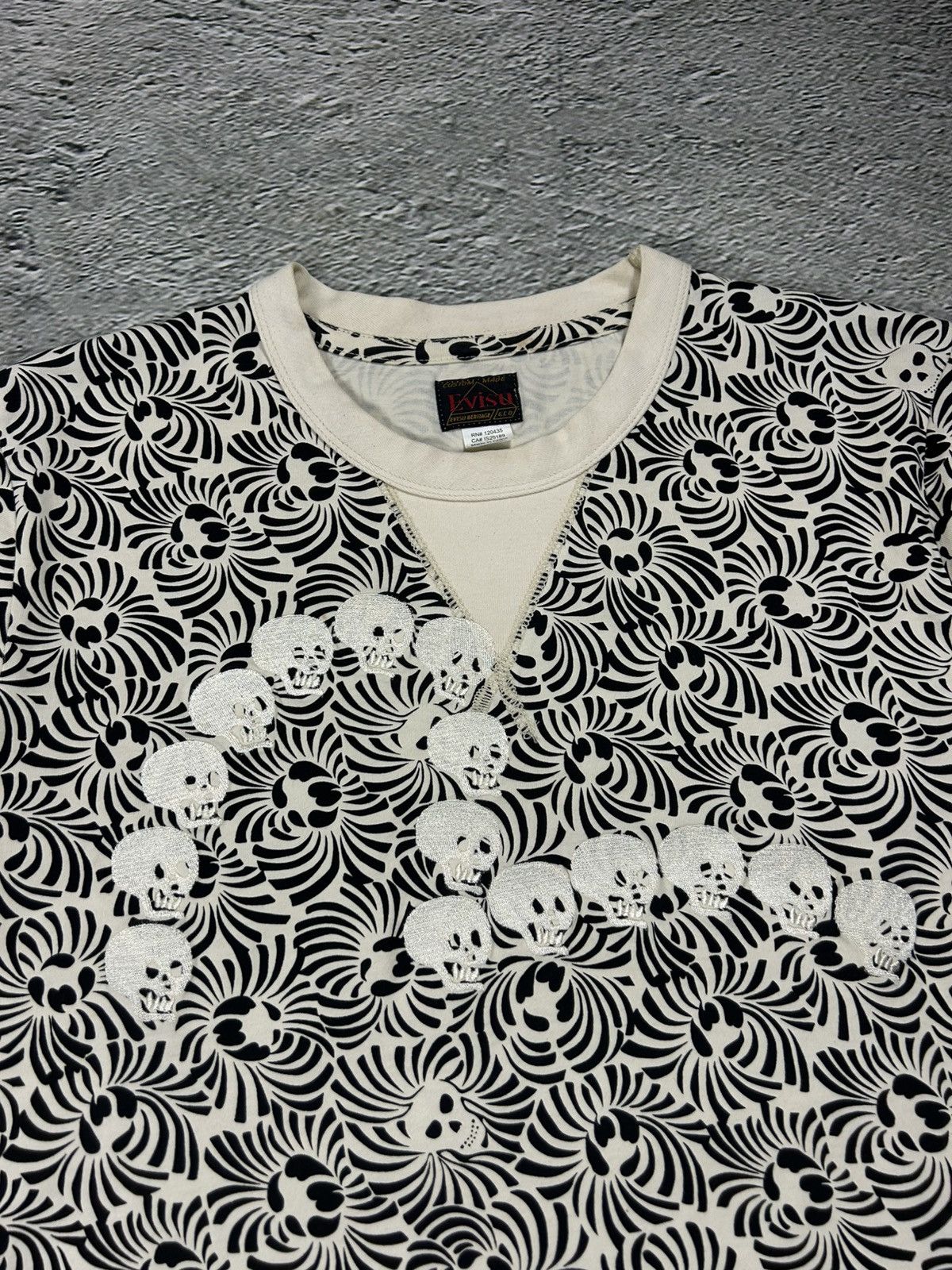 Evisu Evisu t-shirt vintage big logo seagull skull white black Size US L / EU 52-54 / 3 - 2 Thumbnail
