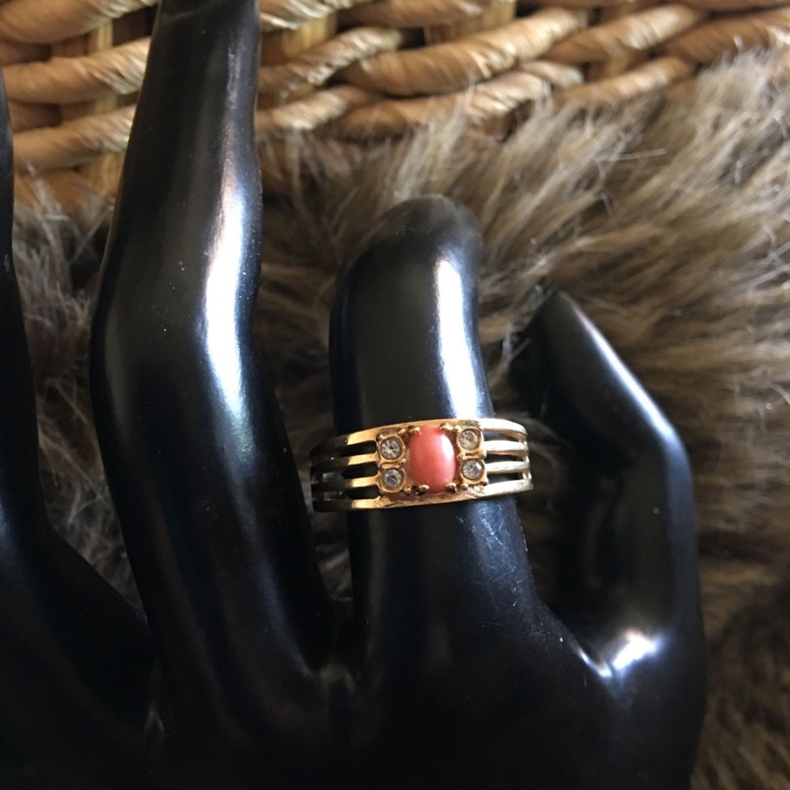 Vintage Vintage Avon faux coral rhinestone gold ring Size ONE SIZE - 1 Thumbnail